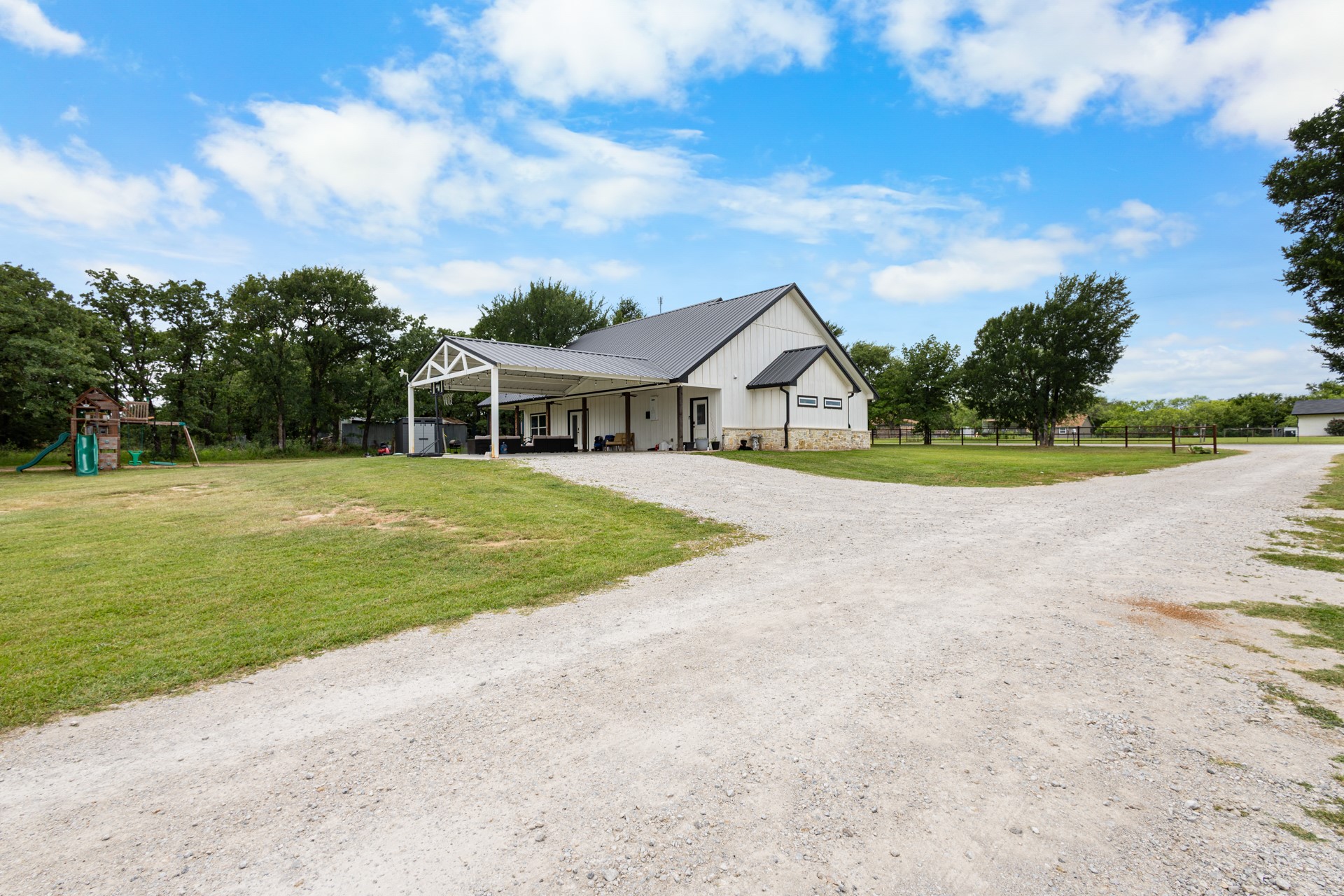 137 County Road 3351