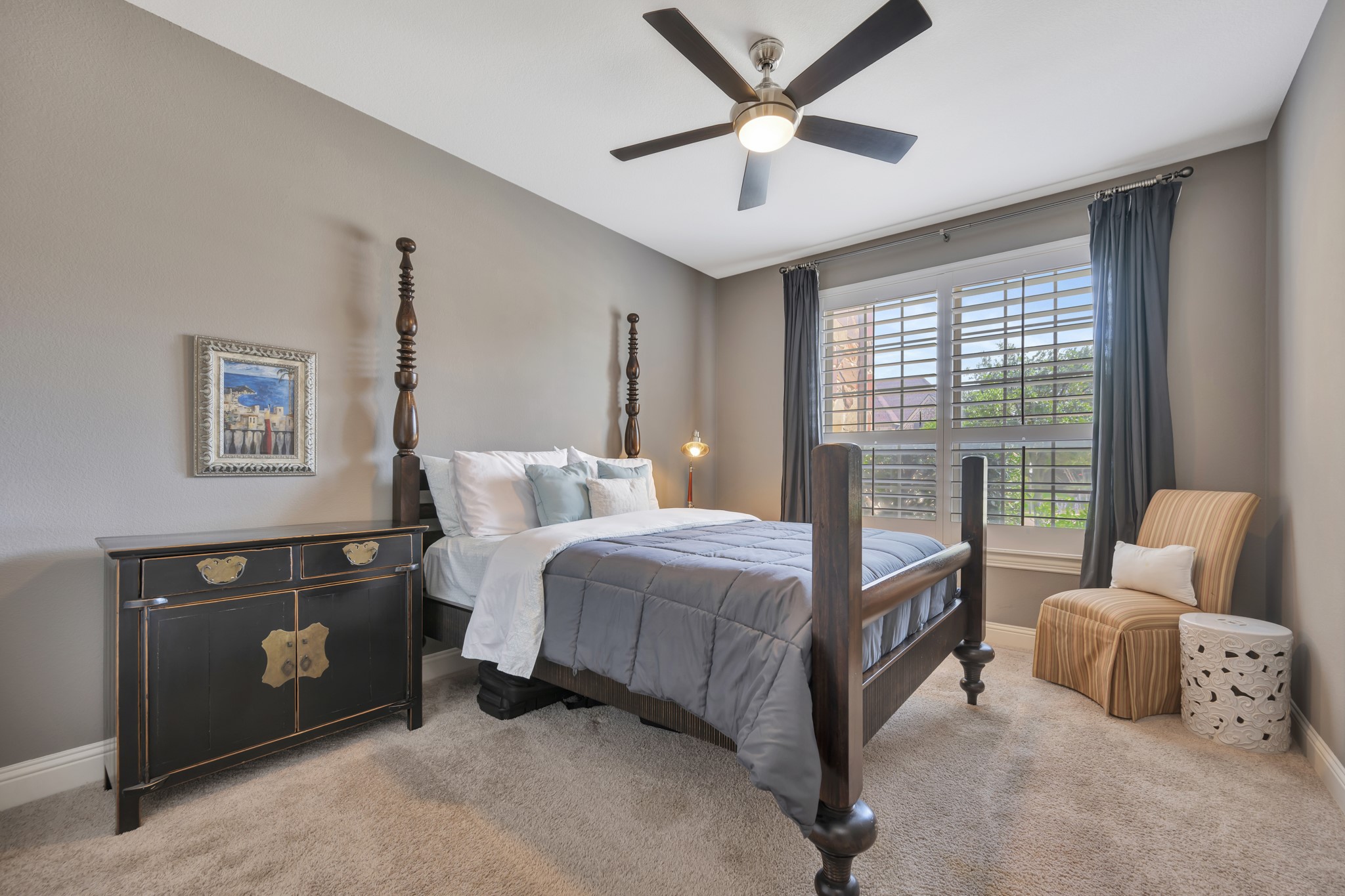 944 Highpoint Way