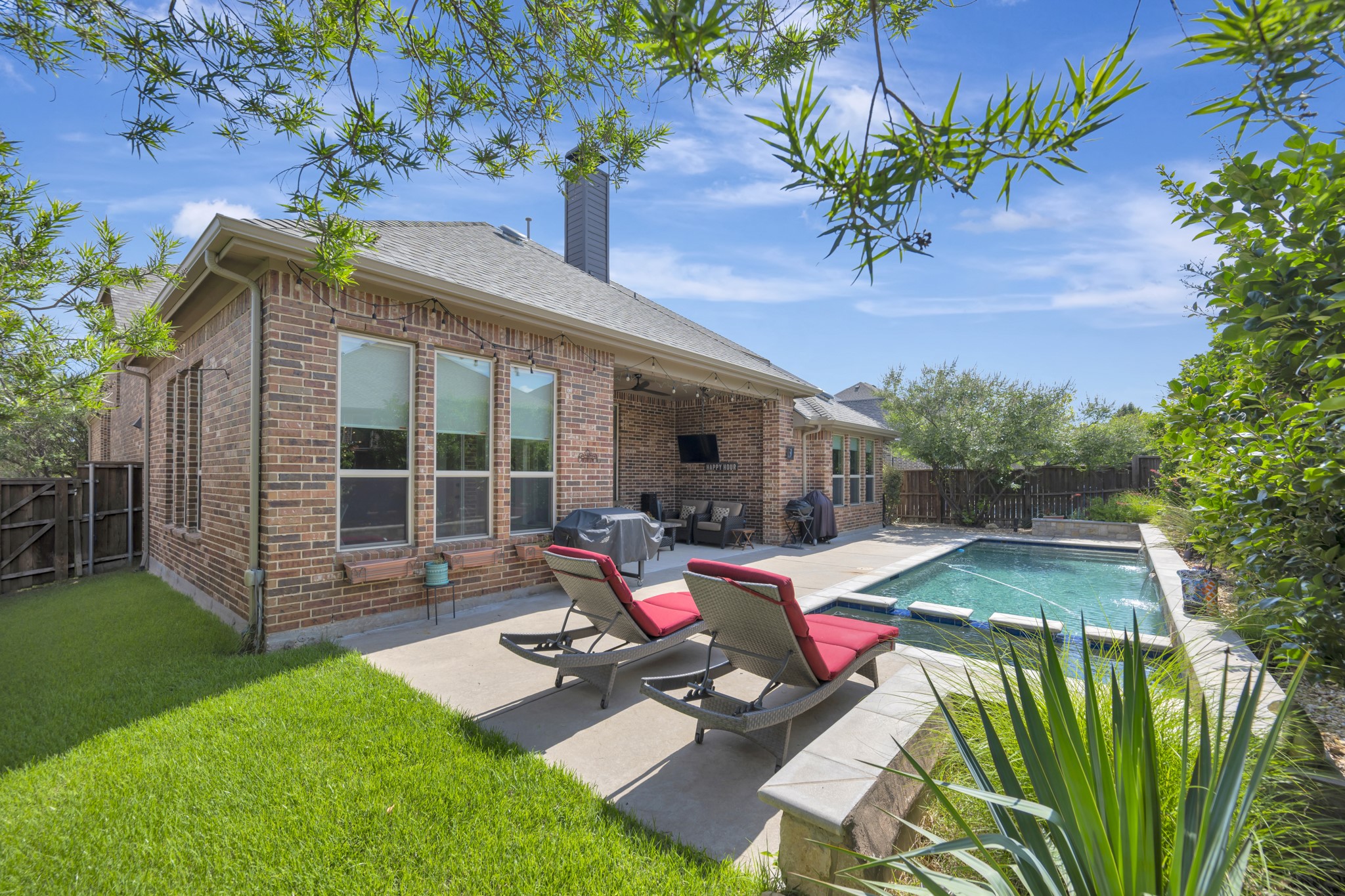 944 Highpoint Way