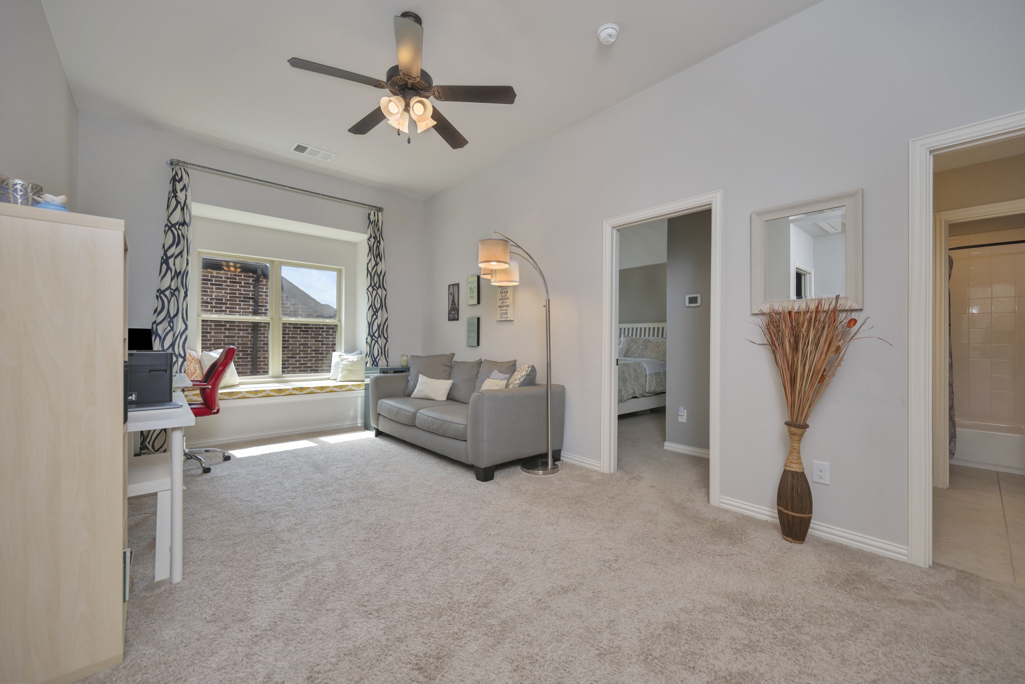 944 Highpoint Way