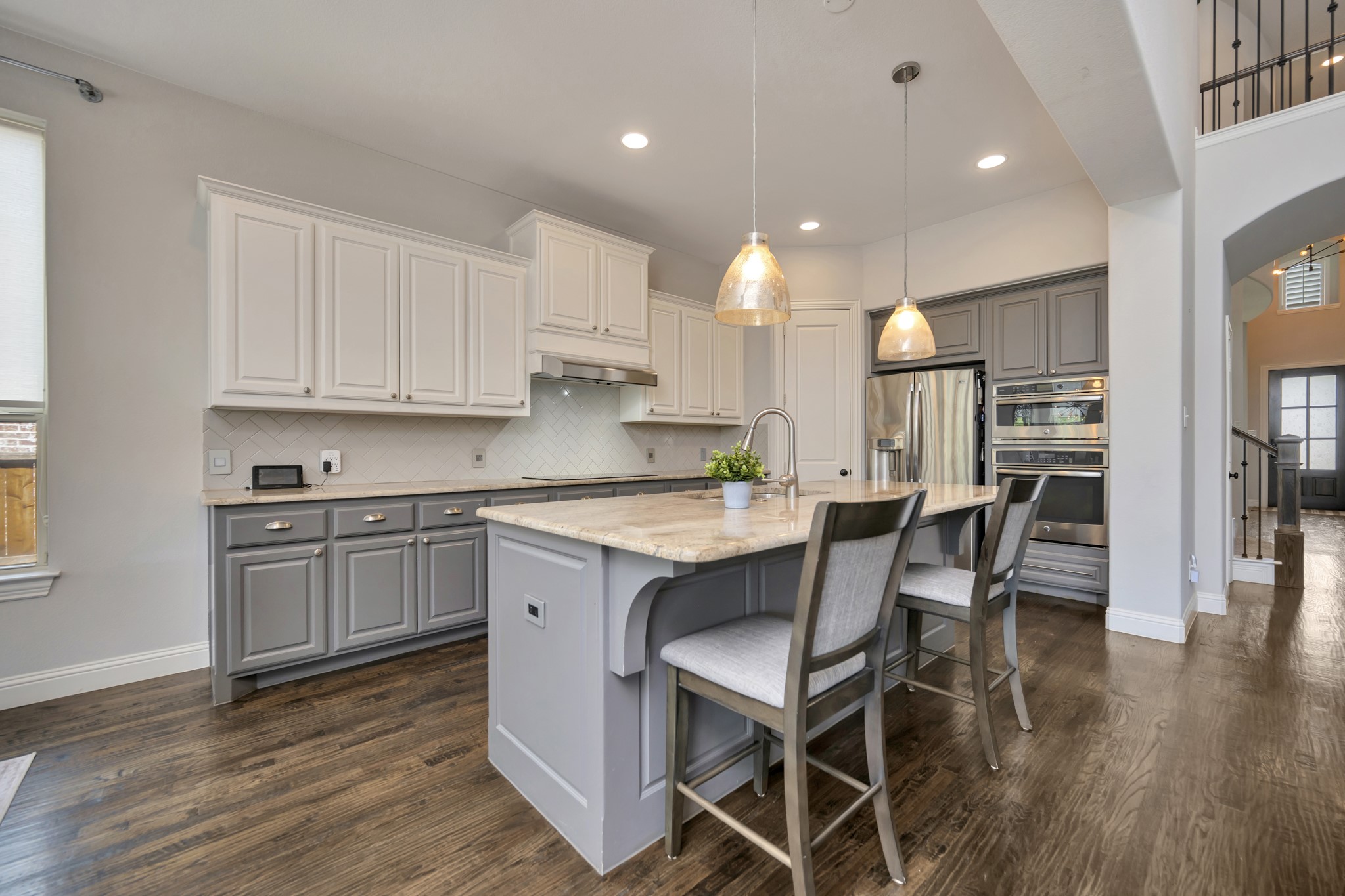 944 Highpoint Way