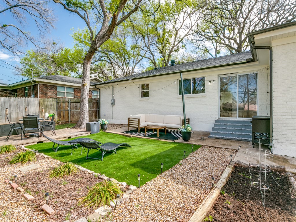 708 Oakwood Drive