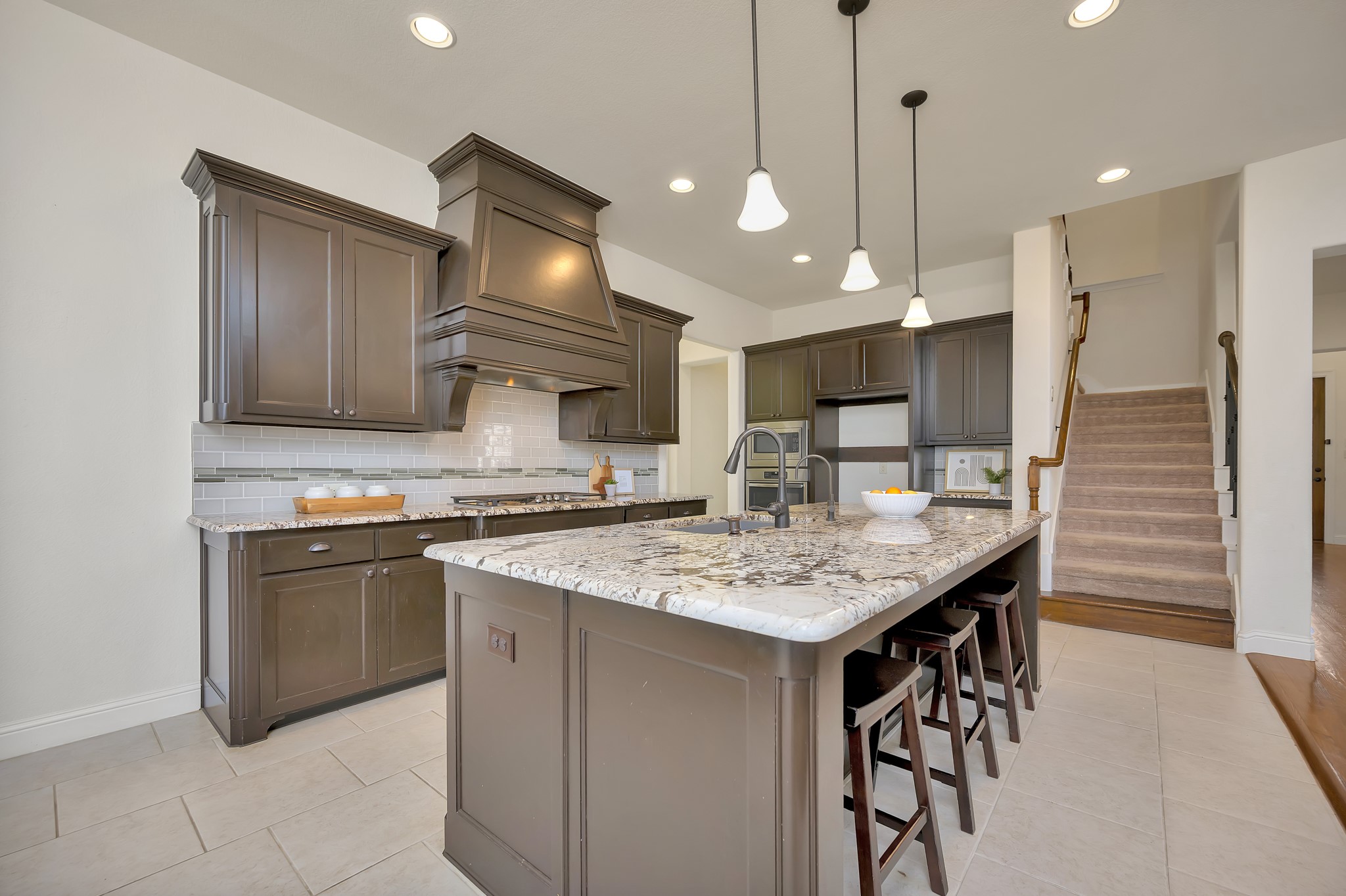 1052 Highpoint Way