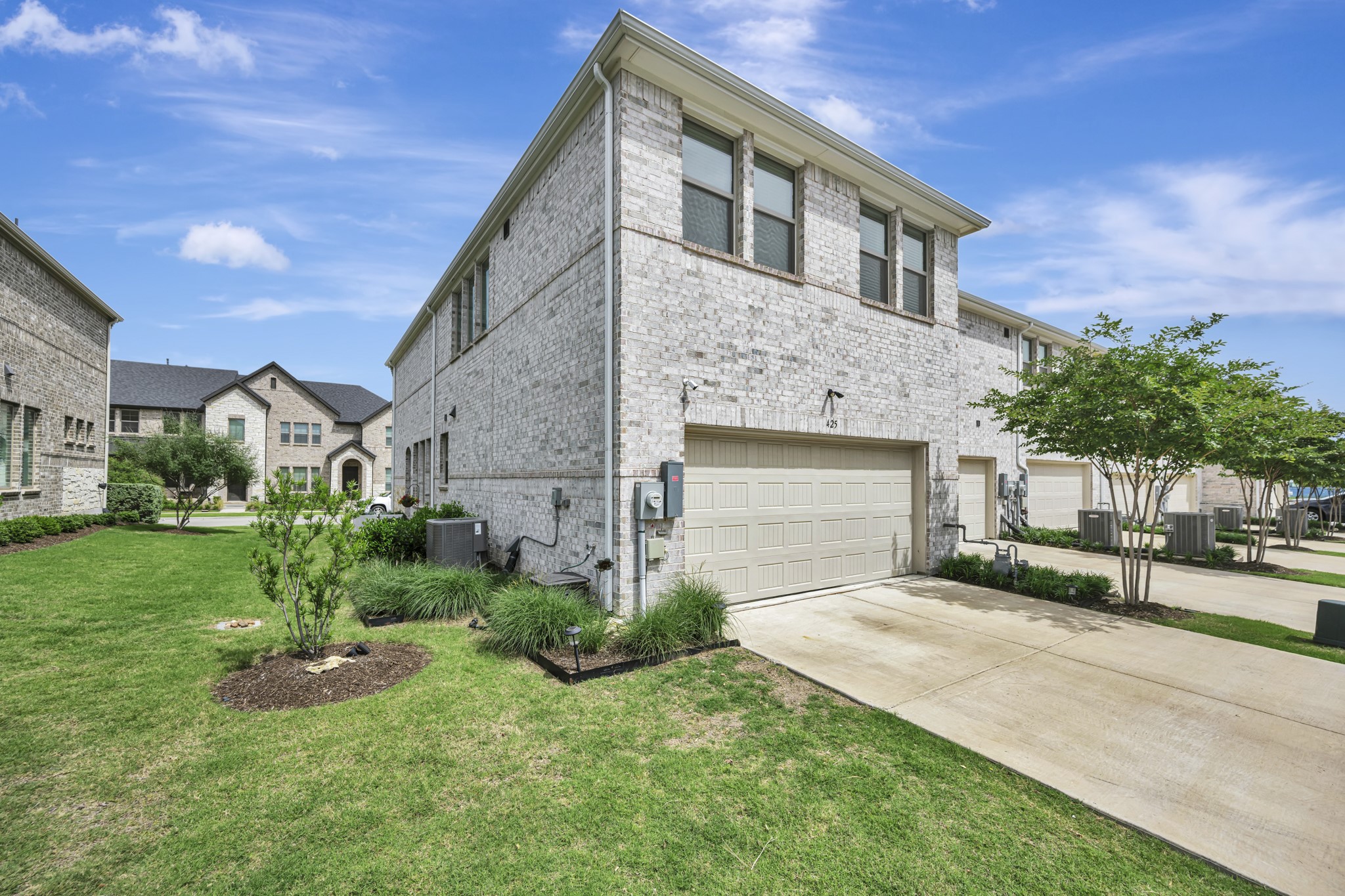 425 Parkside Drive