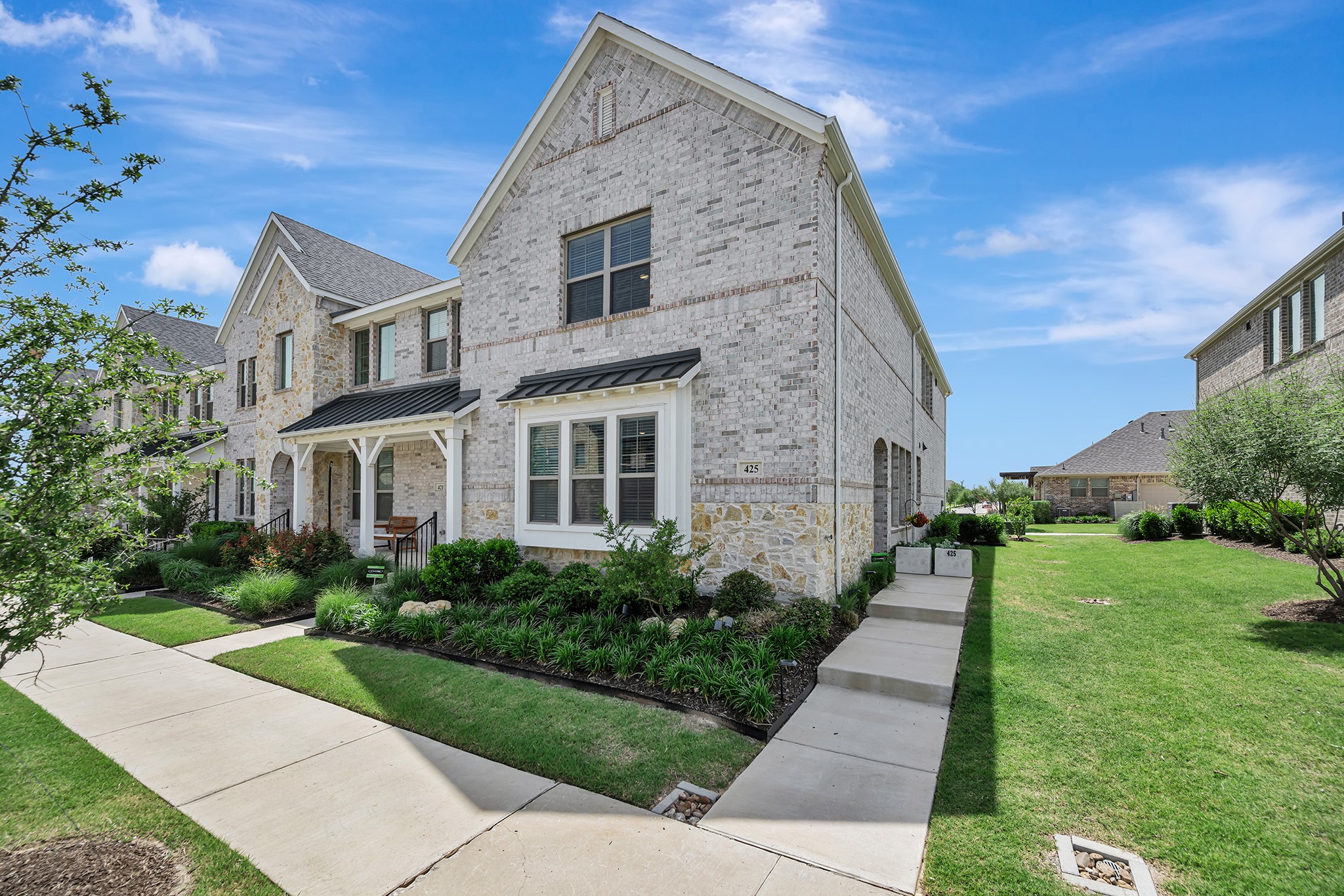 425 Parkside Drive