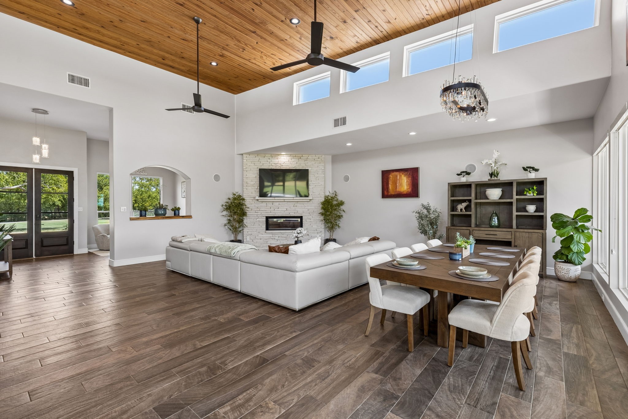 2216 Virginia Lane