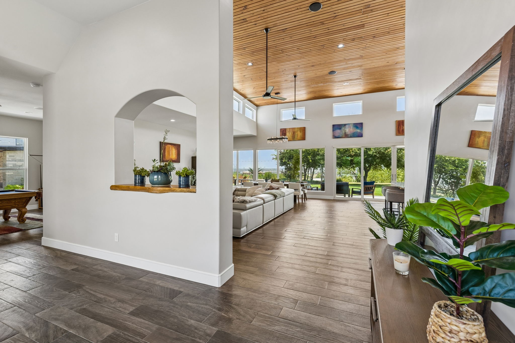 2216 Virginia Lane