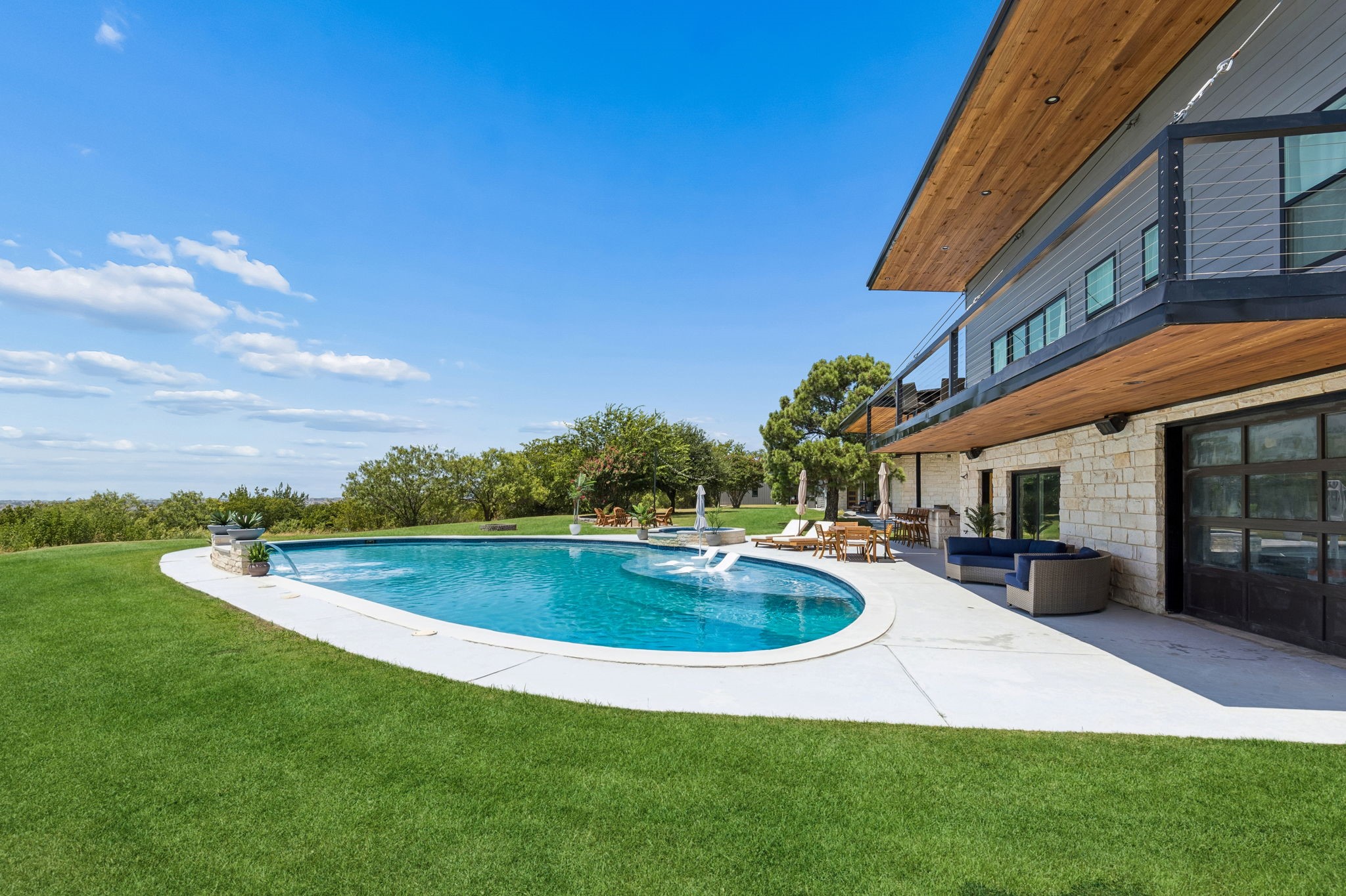 2216 Virginia Lane