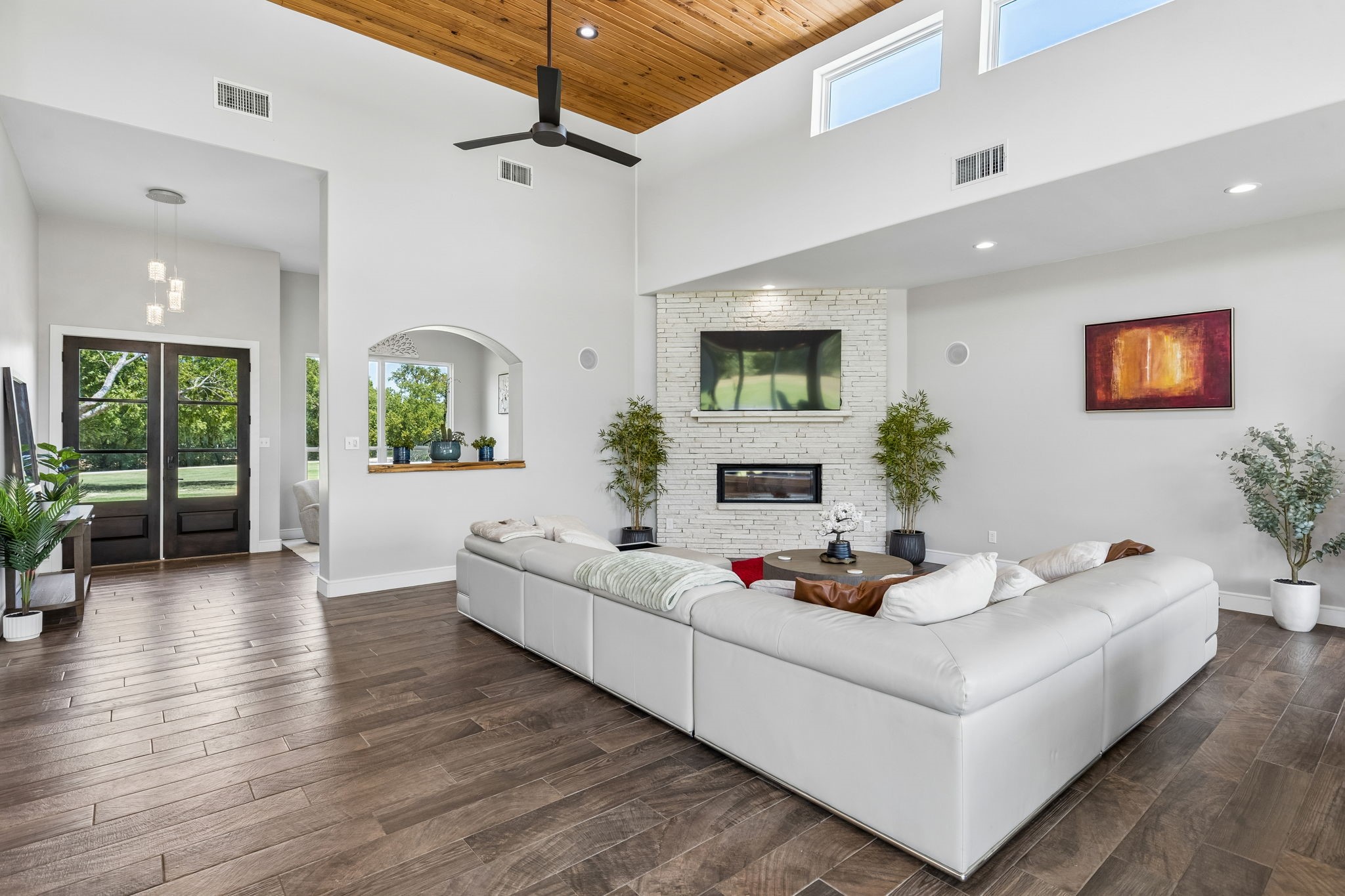 2216 Virginia Lane