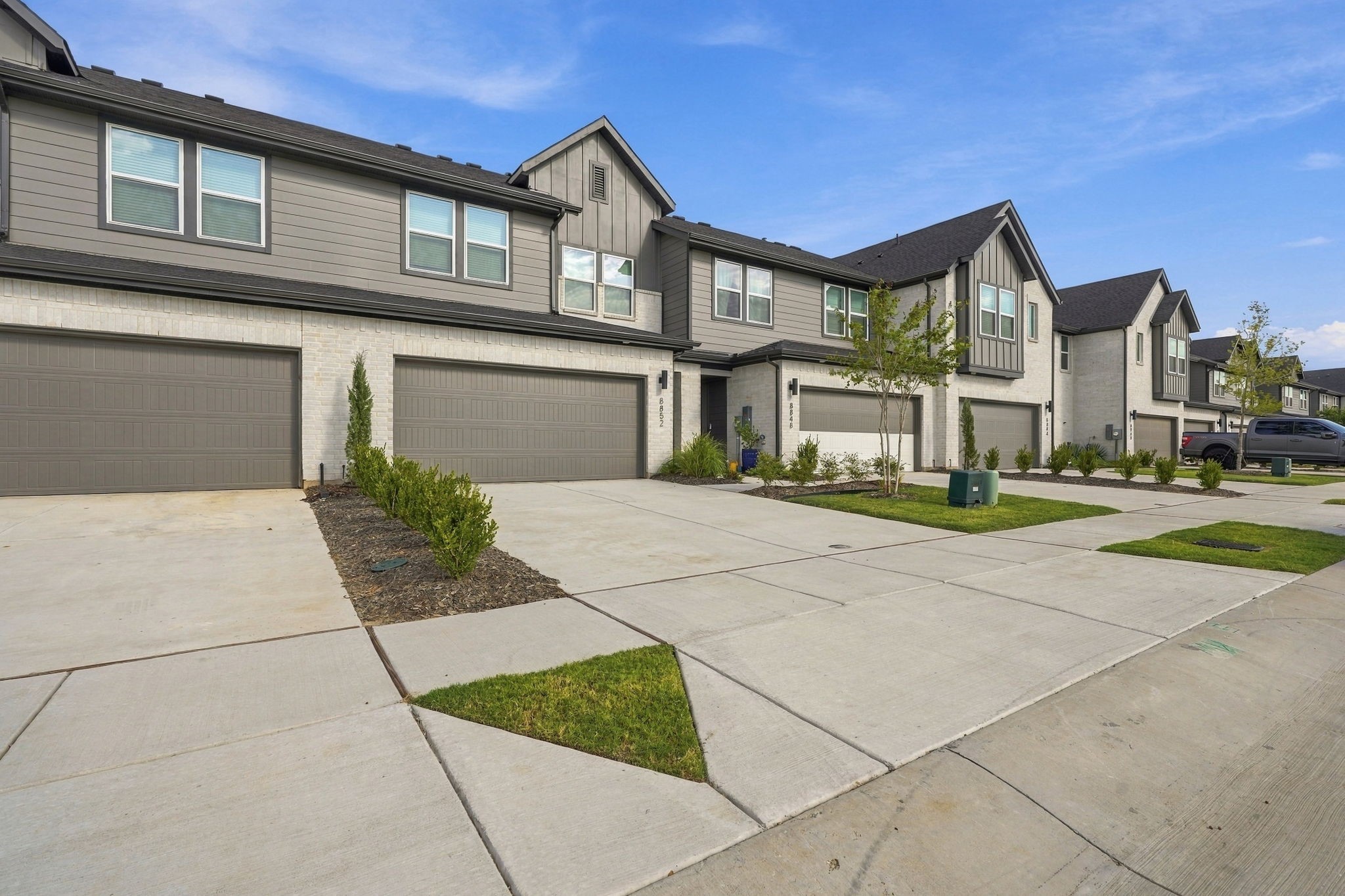 8852 Enclave Way