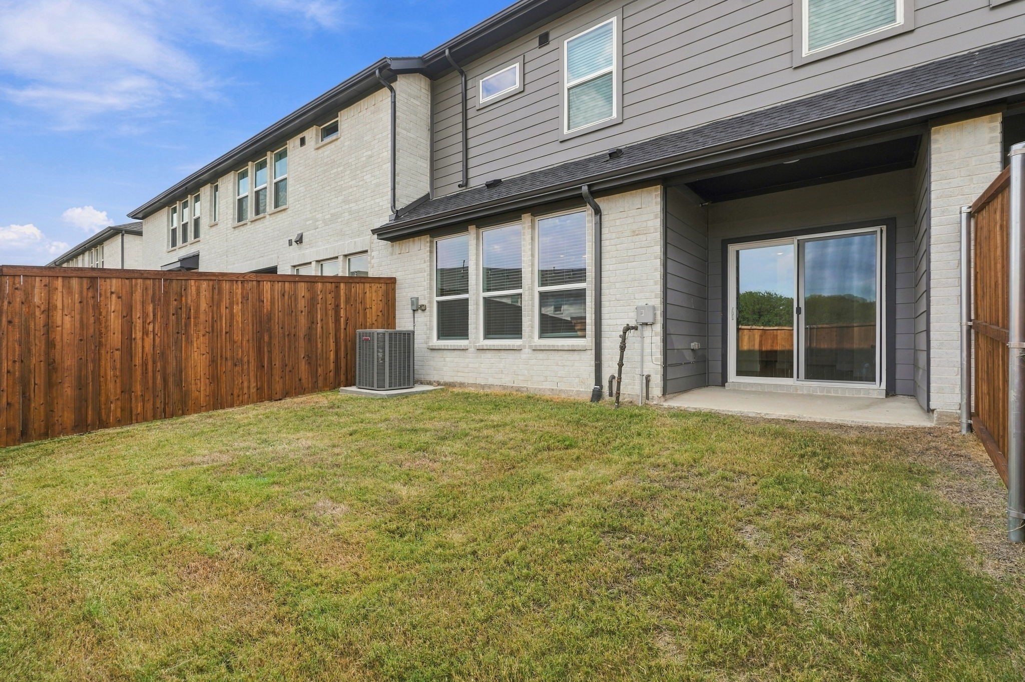 8852 Enclave Way