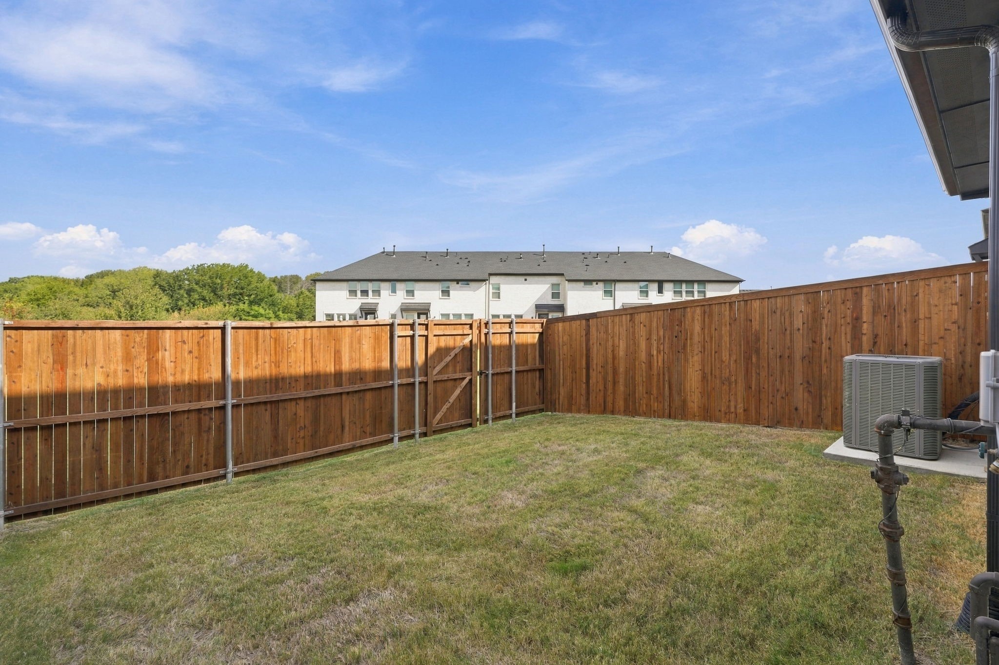 8852 Enclave Way