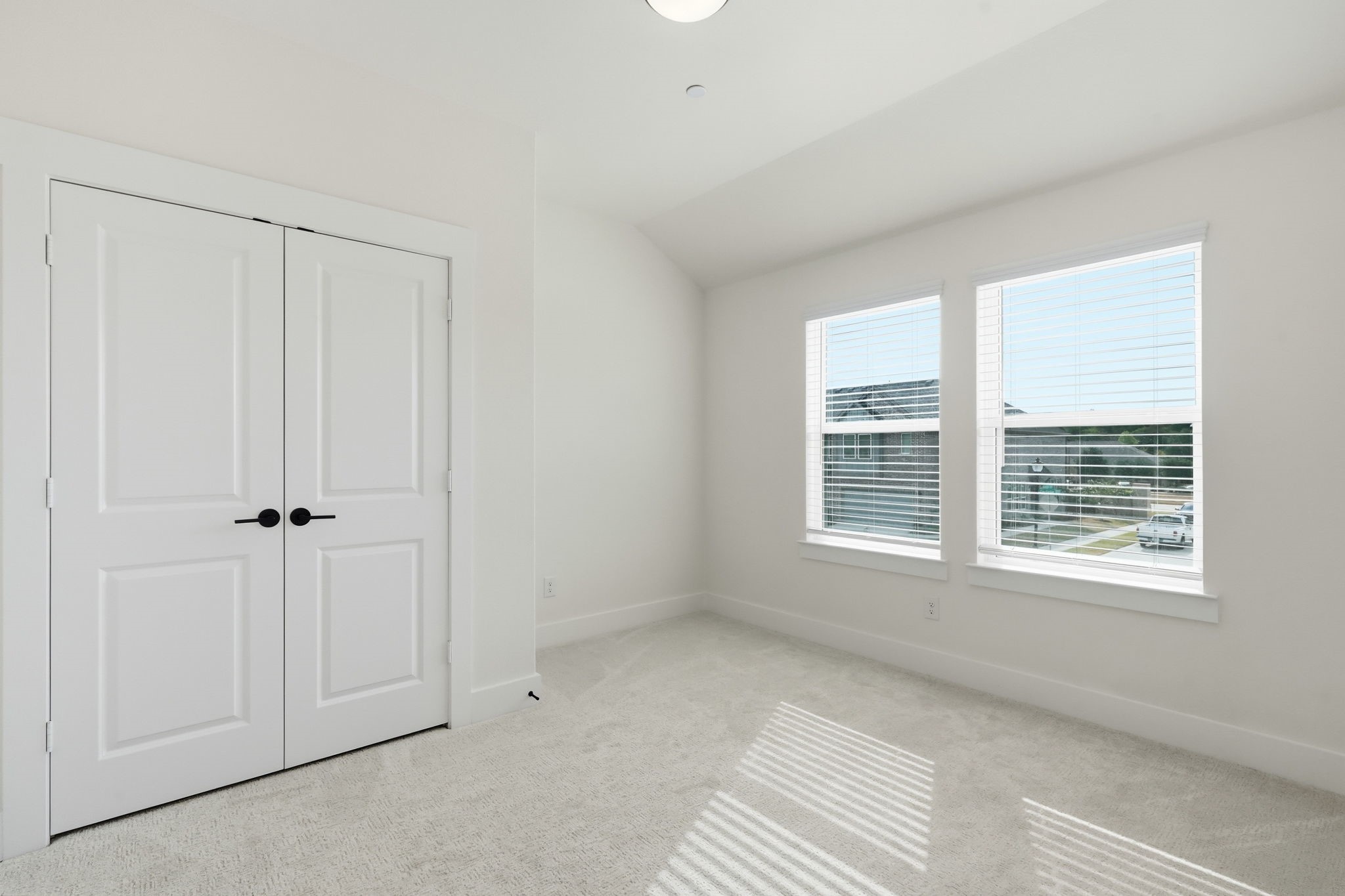 8852 Enclave Way