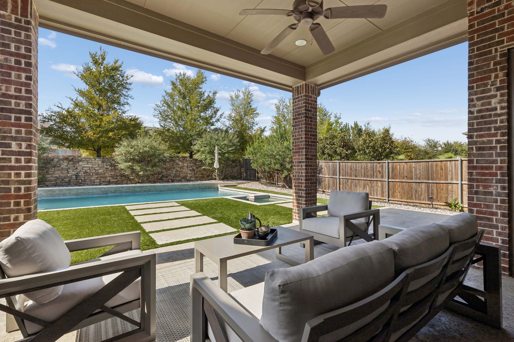 6635 Roughleaf Ridge Road