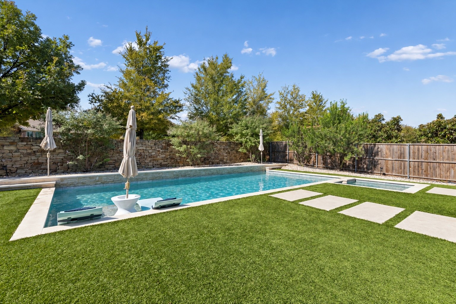 6635 Roughleaf Ridge Road