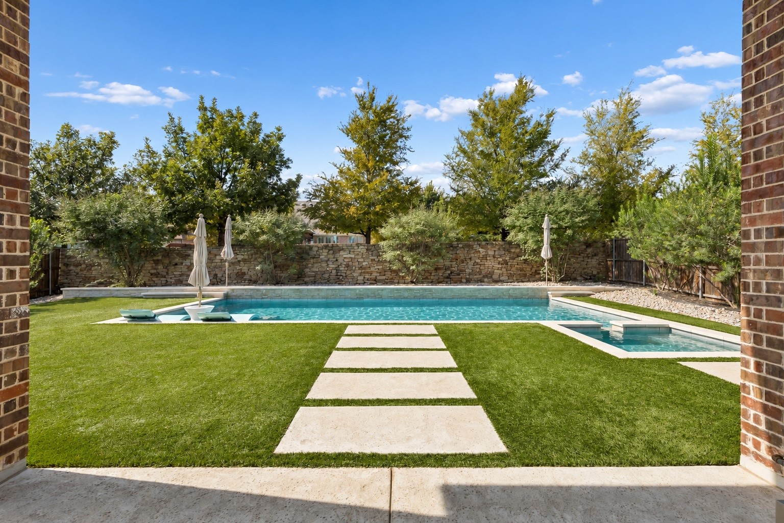 6635 Roughleaf Ridge Road