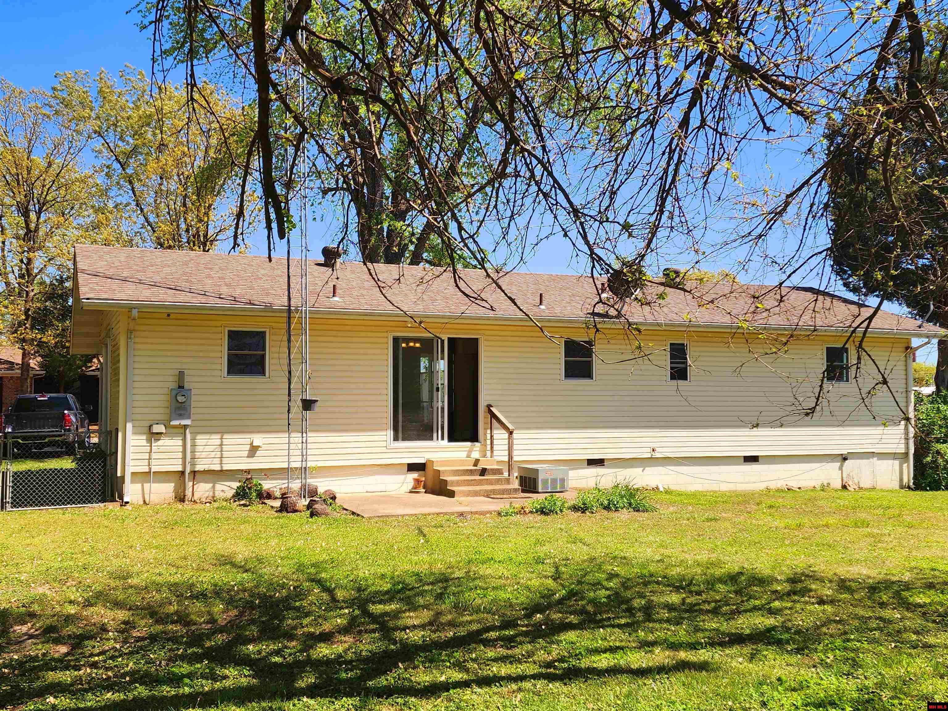 610 GENTRY STREET