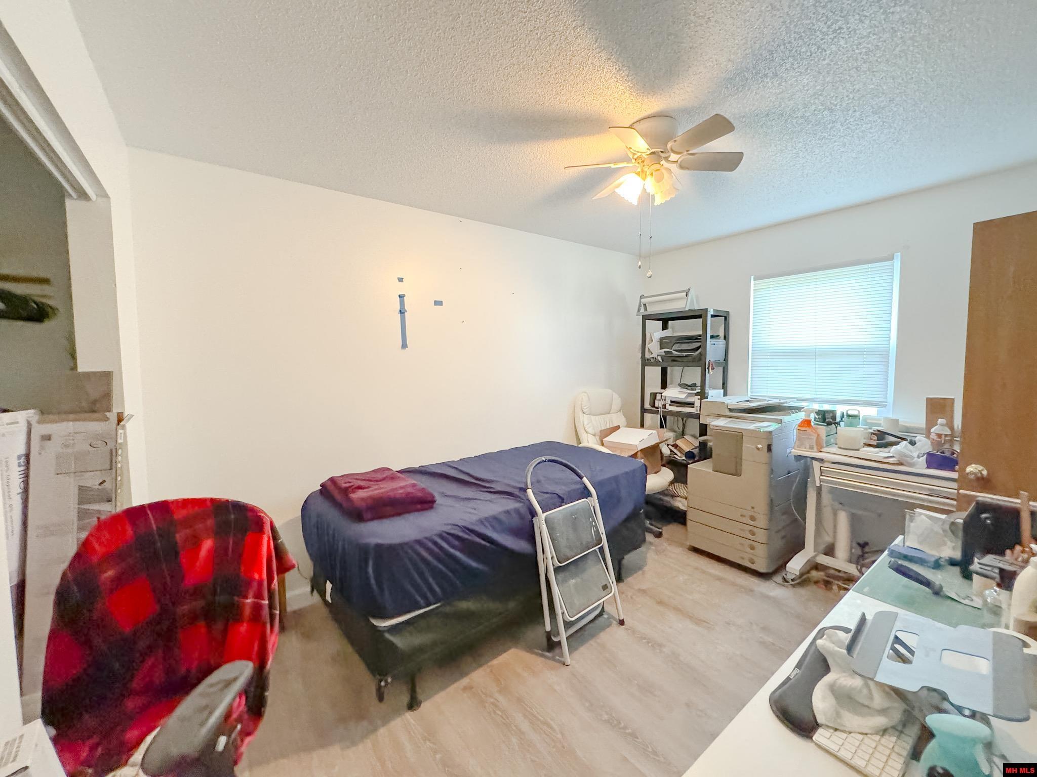 809 SUMMERHILL DRIVE