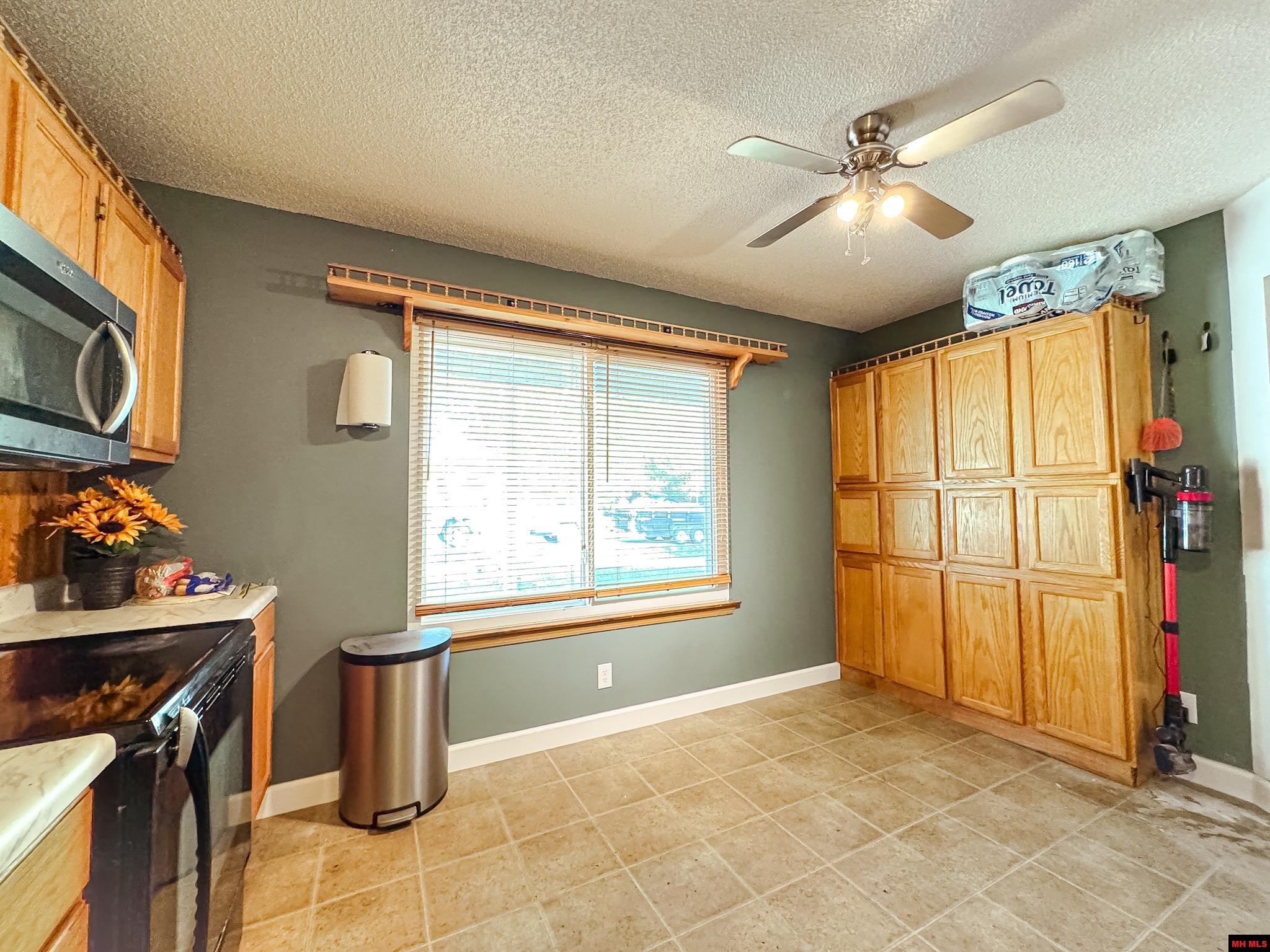 809 SUMMERHILL DRIVE