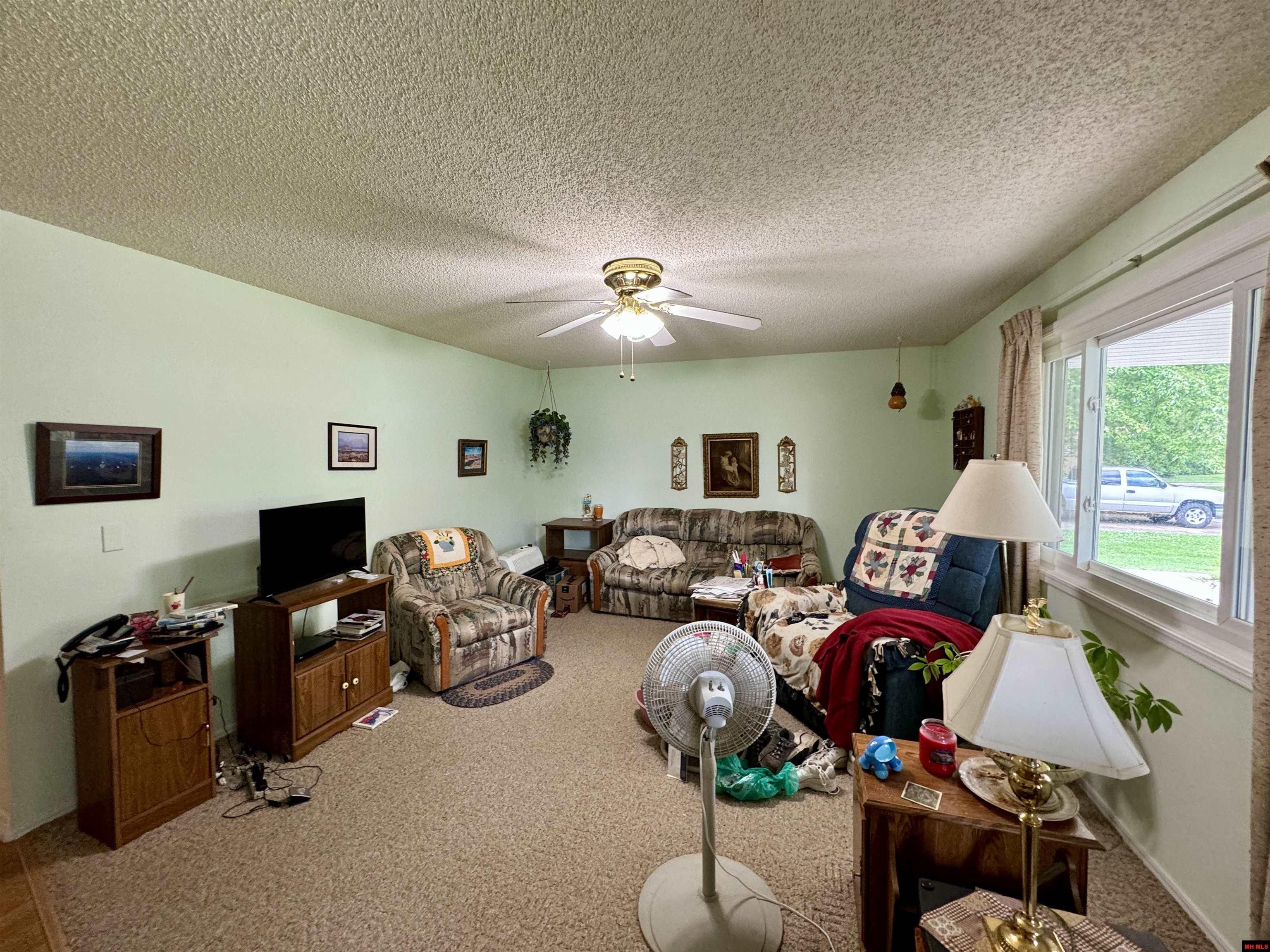 1106 OVERLOOK DRIVE