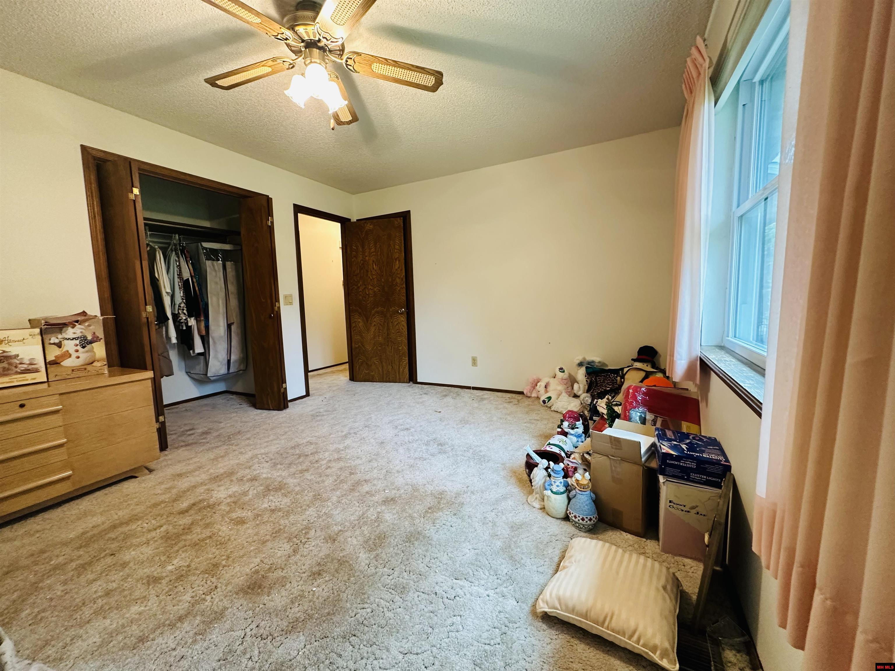117 PARKVIEW CIRCLE