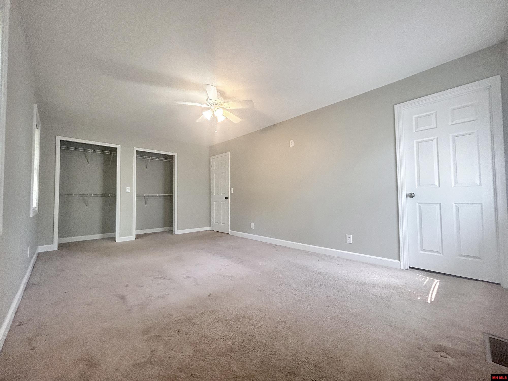 405 RAZORBACK DRIVE