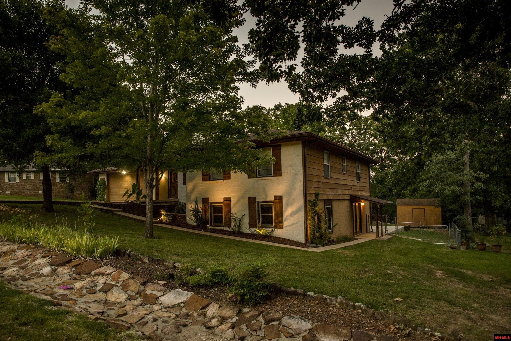 405 RAZORBACK DRIVE