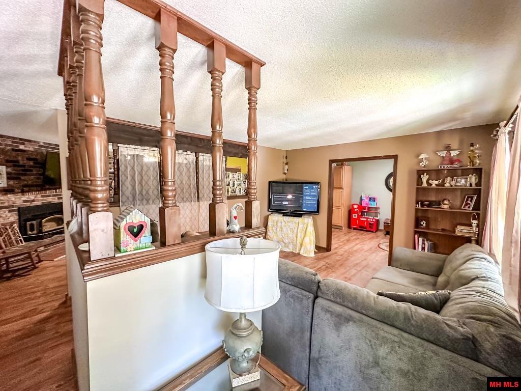 47 CHAPERAL DRIVE