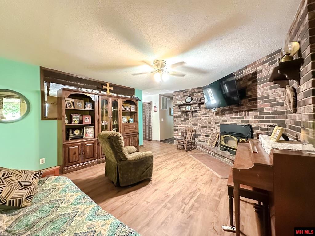 47 CHAPERAL DRIVE