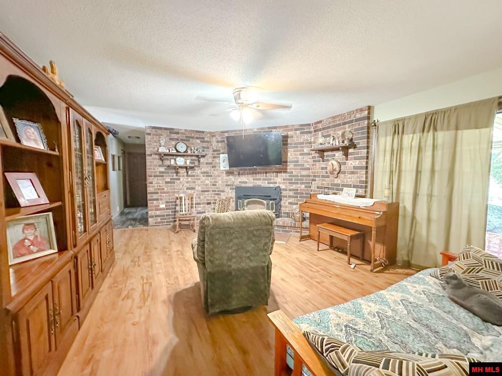 47 CHAPERAL DRIVE