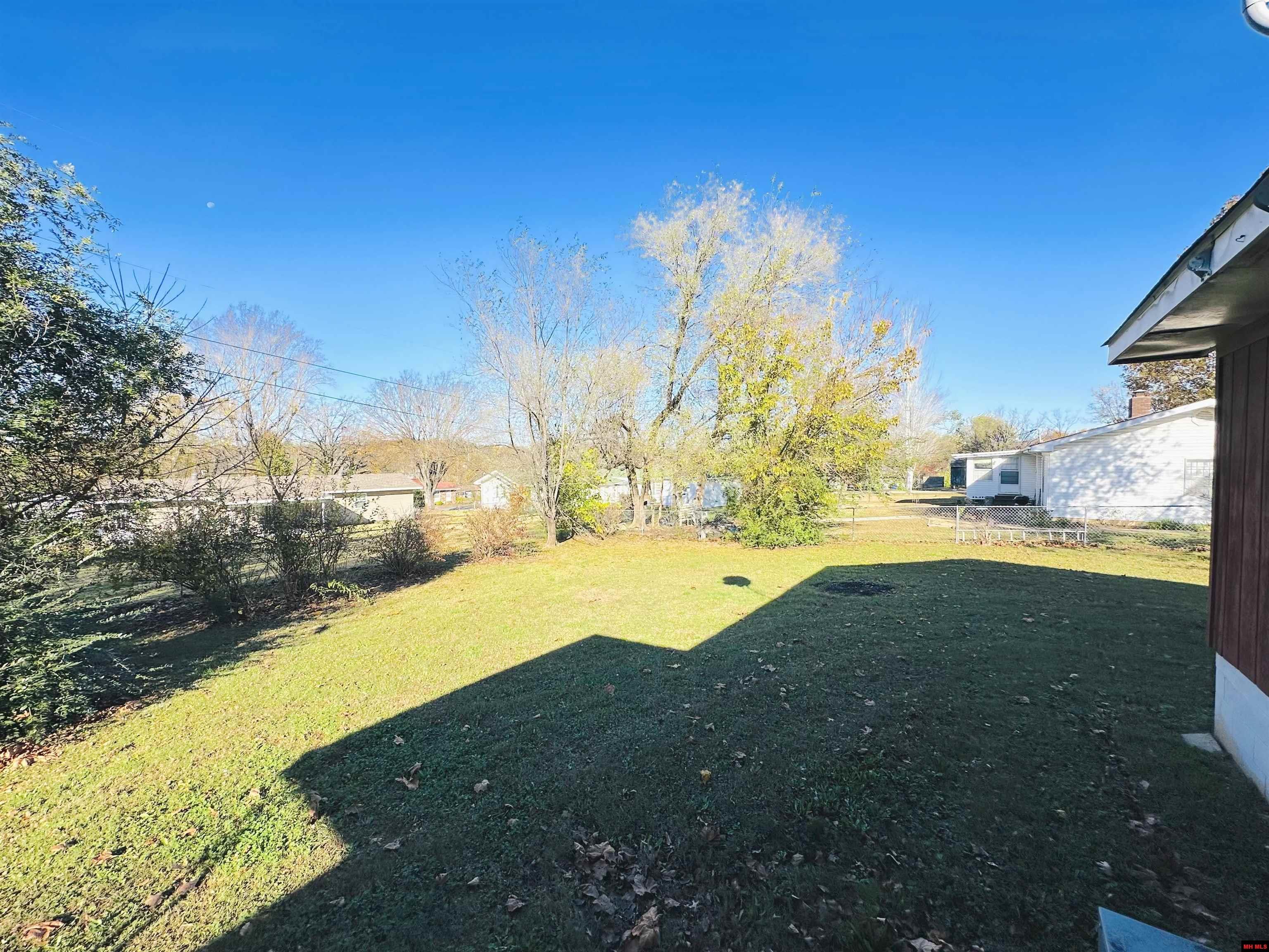 930 WAVERLY ROAD