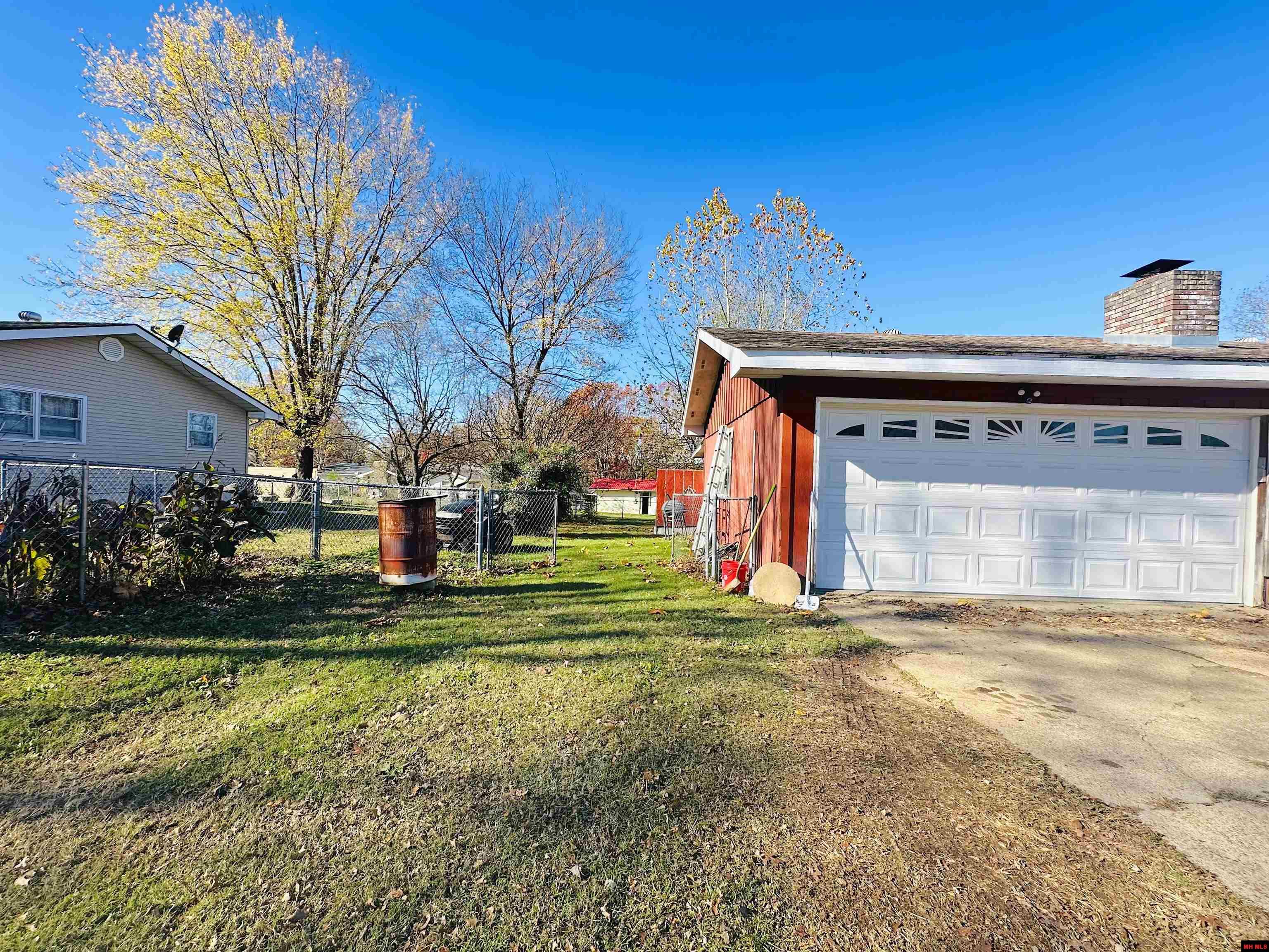 930 WAVERLY ROAD