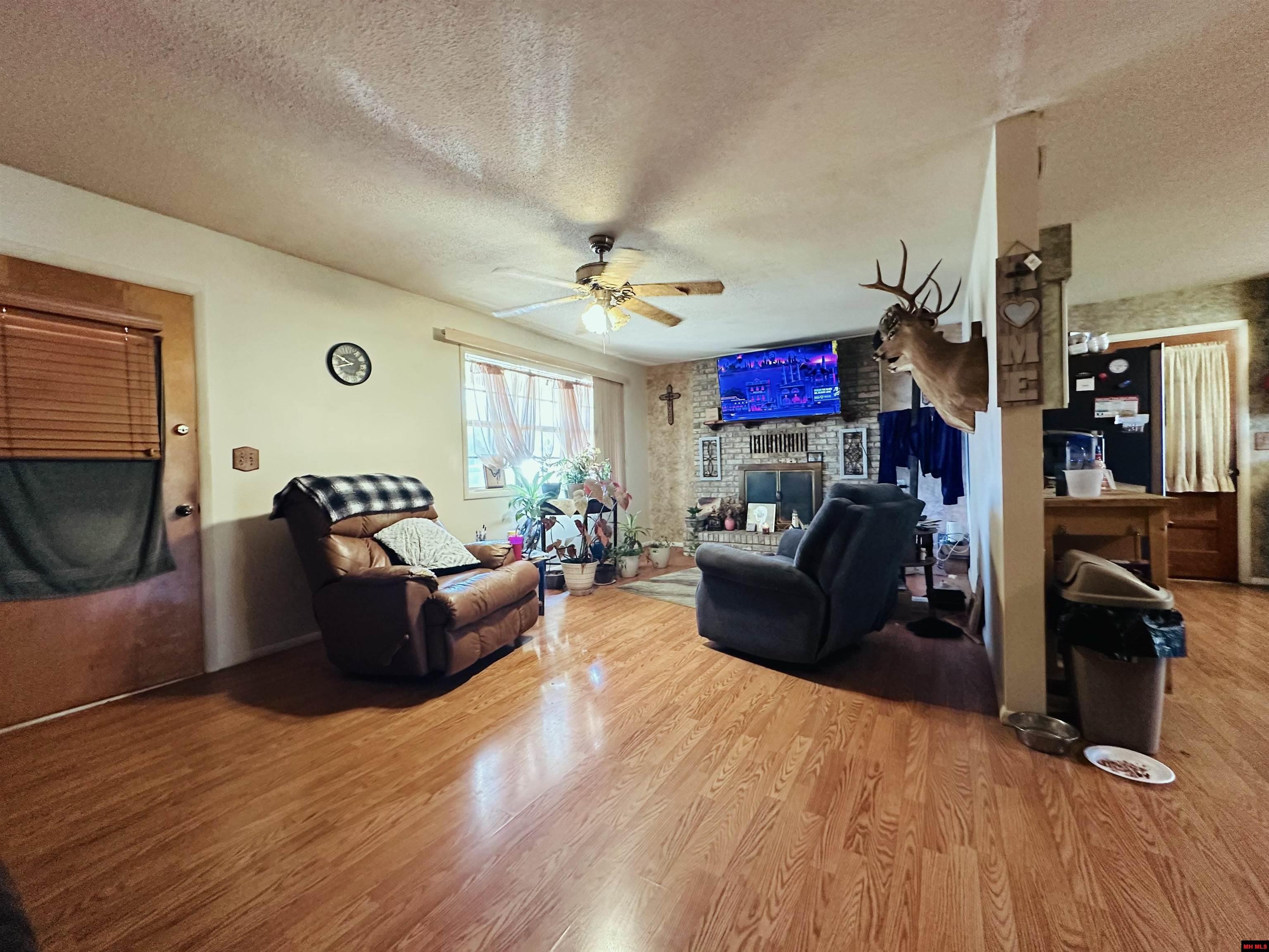 930 WAVERLY ROAD