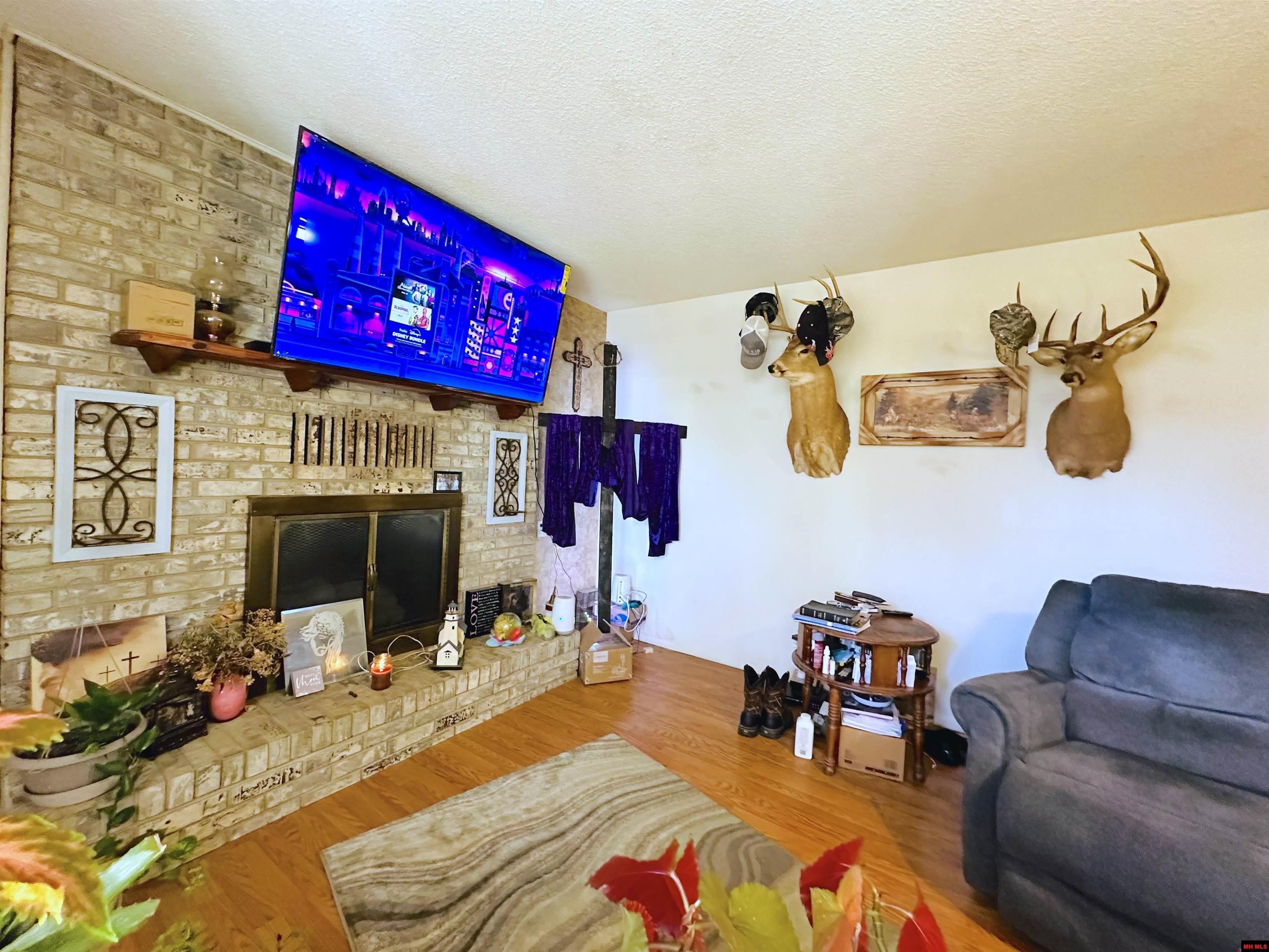 930 WAVERLY ROAD