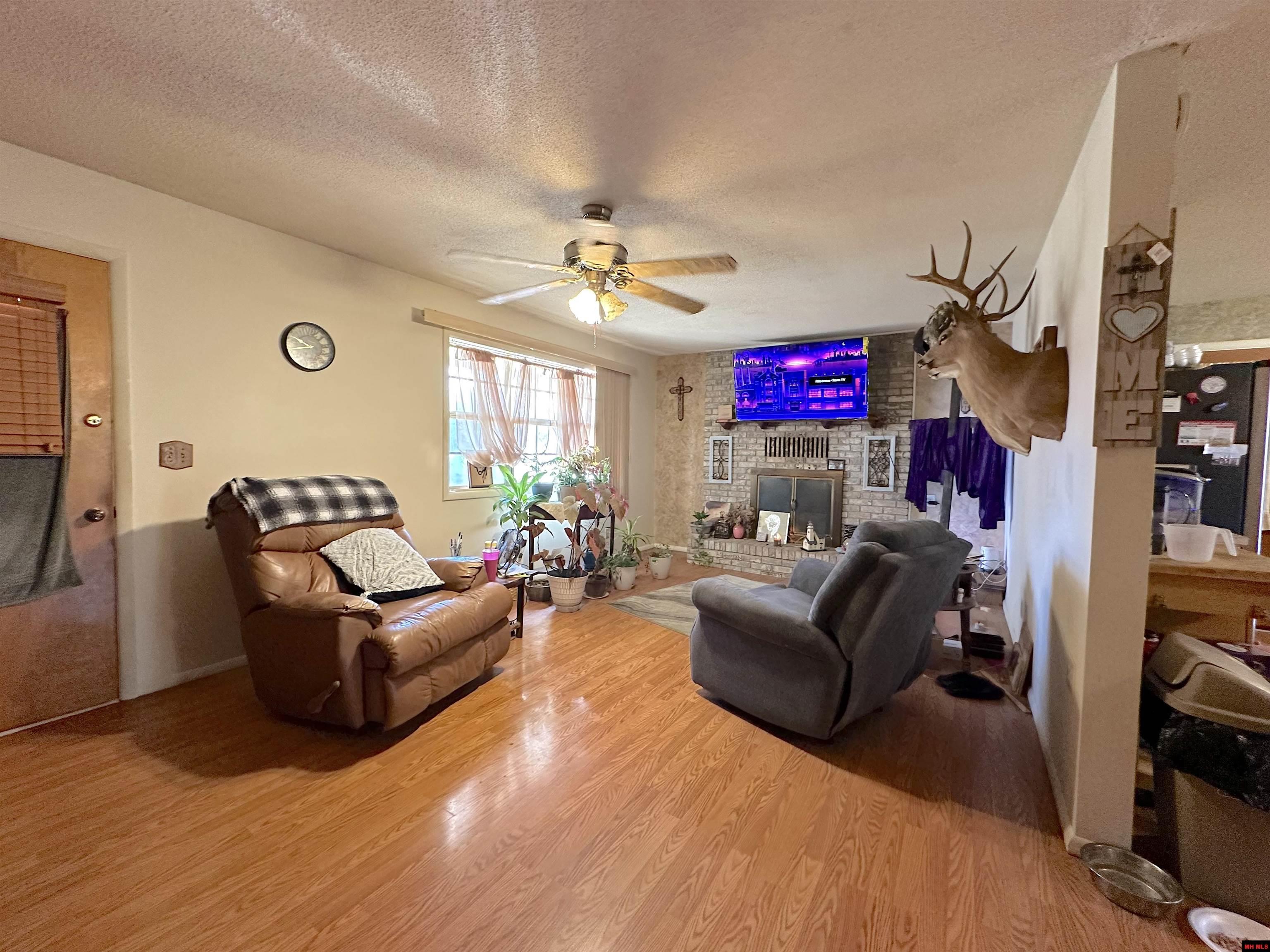930 WAVERLY ROAD