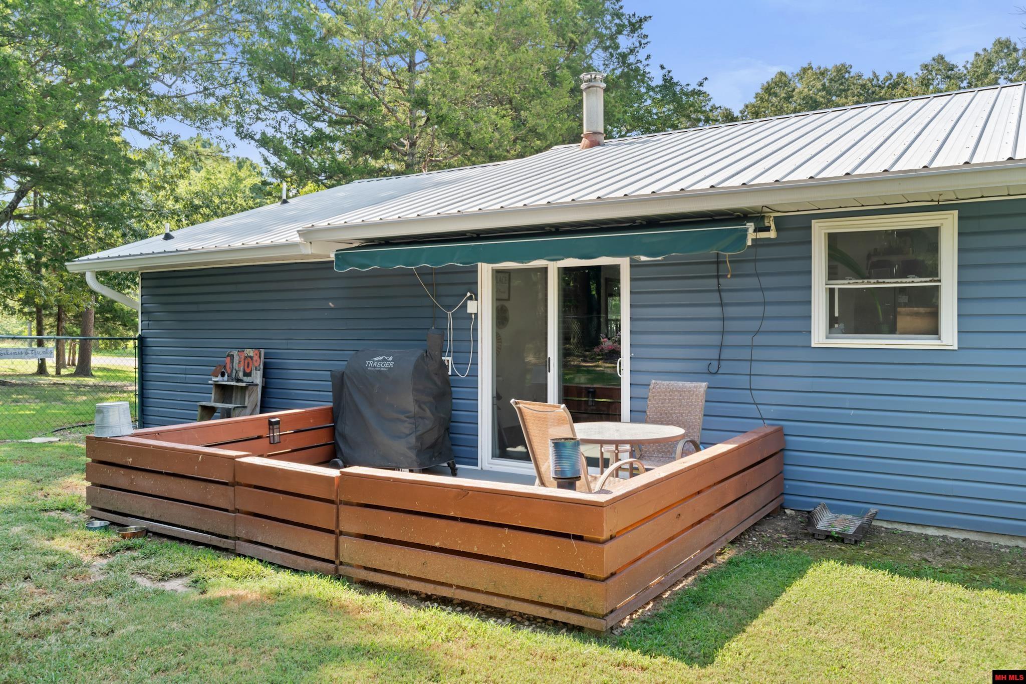 1308 HOLLYHOCK LANE