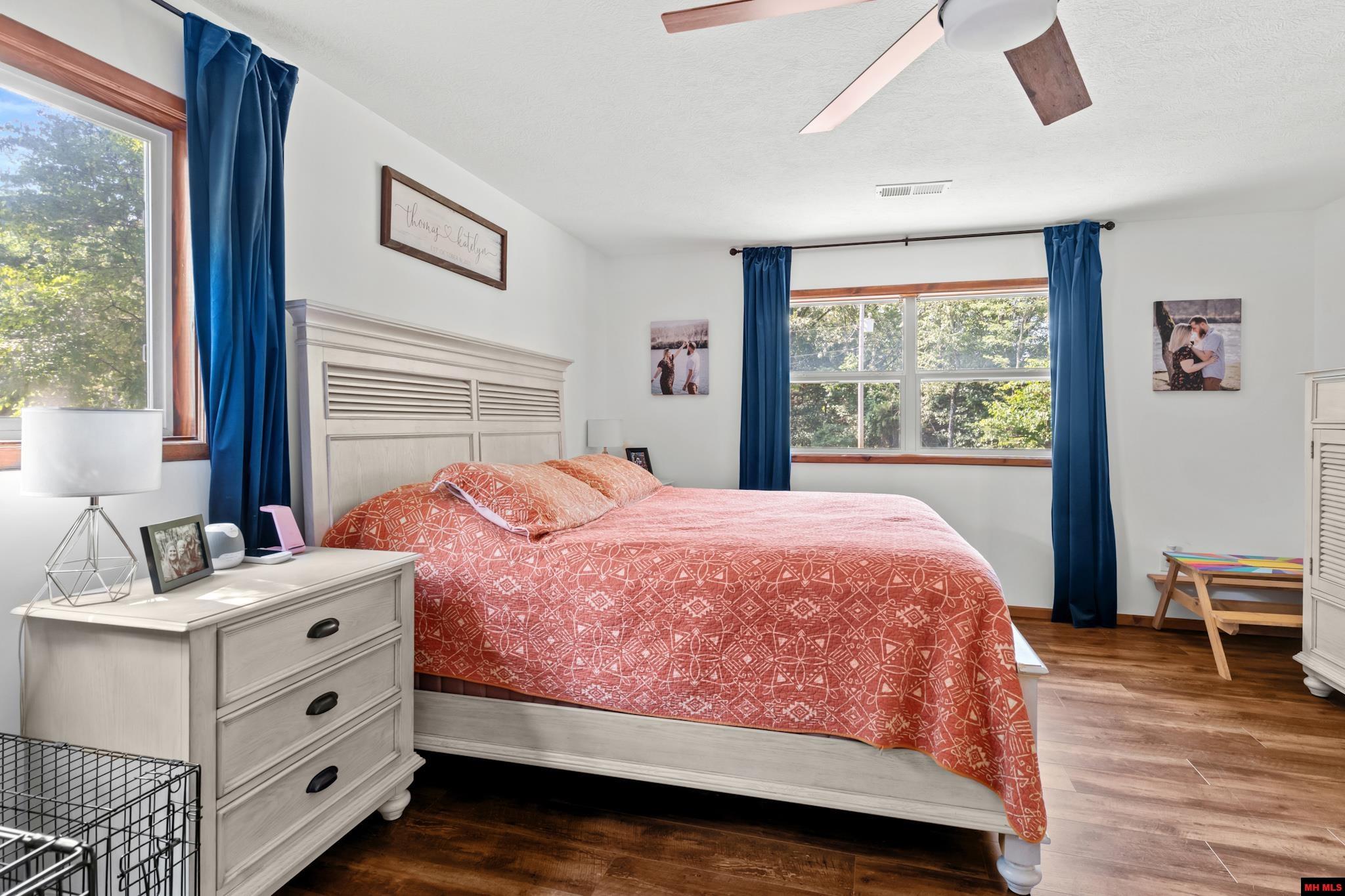 1308 HOLLYHOCK LANE