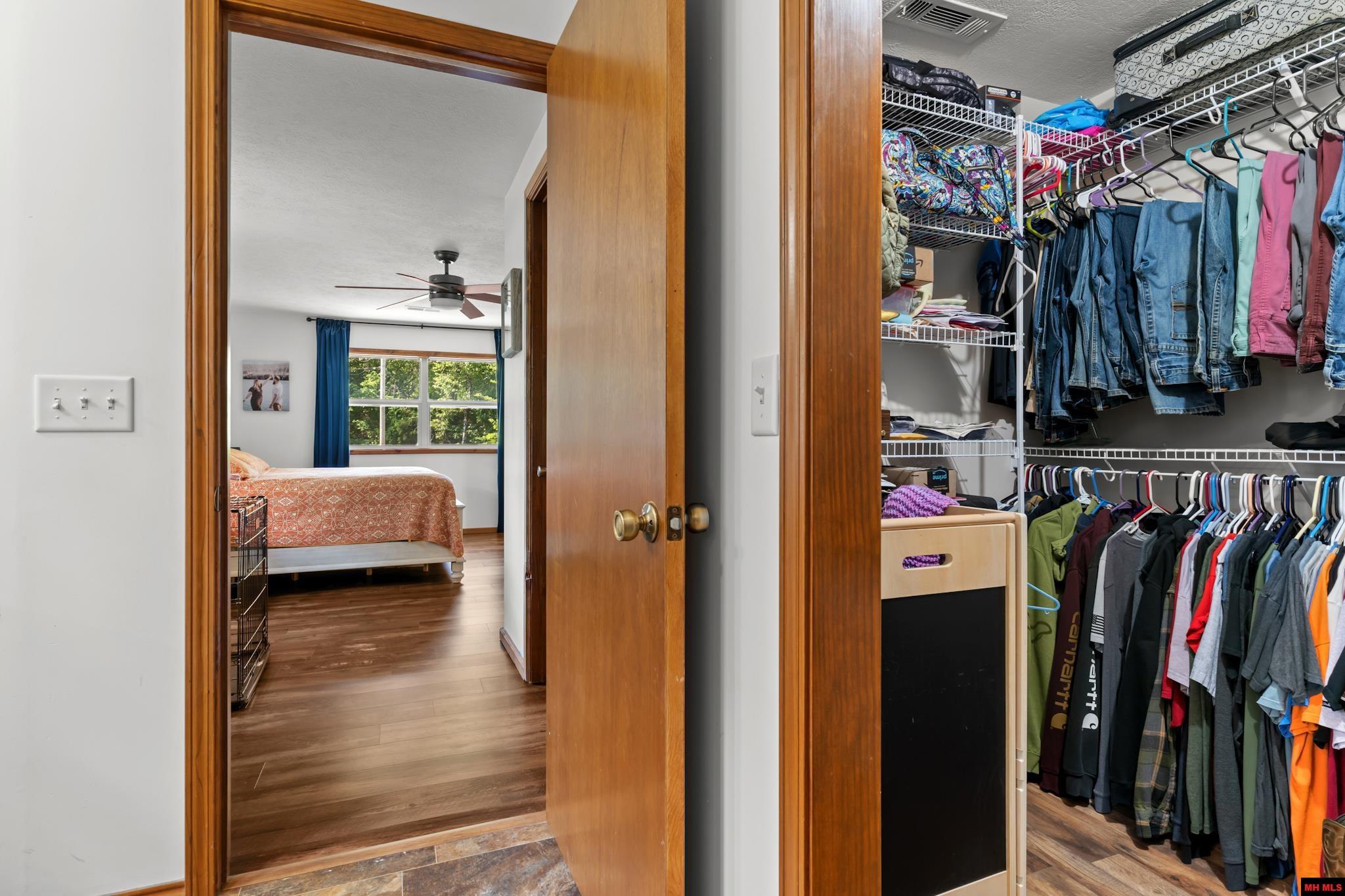 1308 HOLLYHOCK LANE