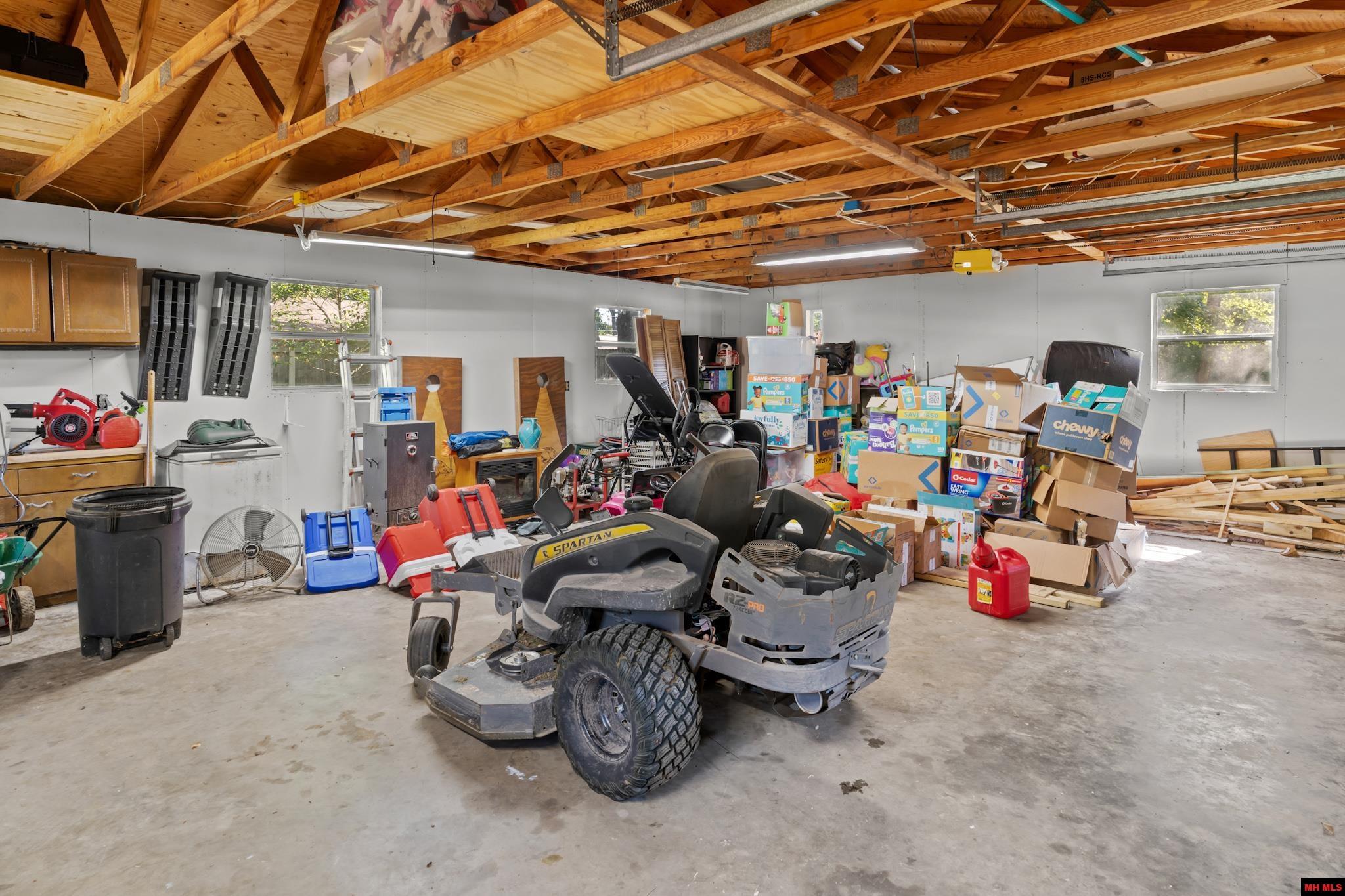 1308 HOLLYHOCK LANE