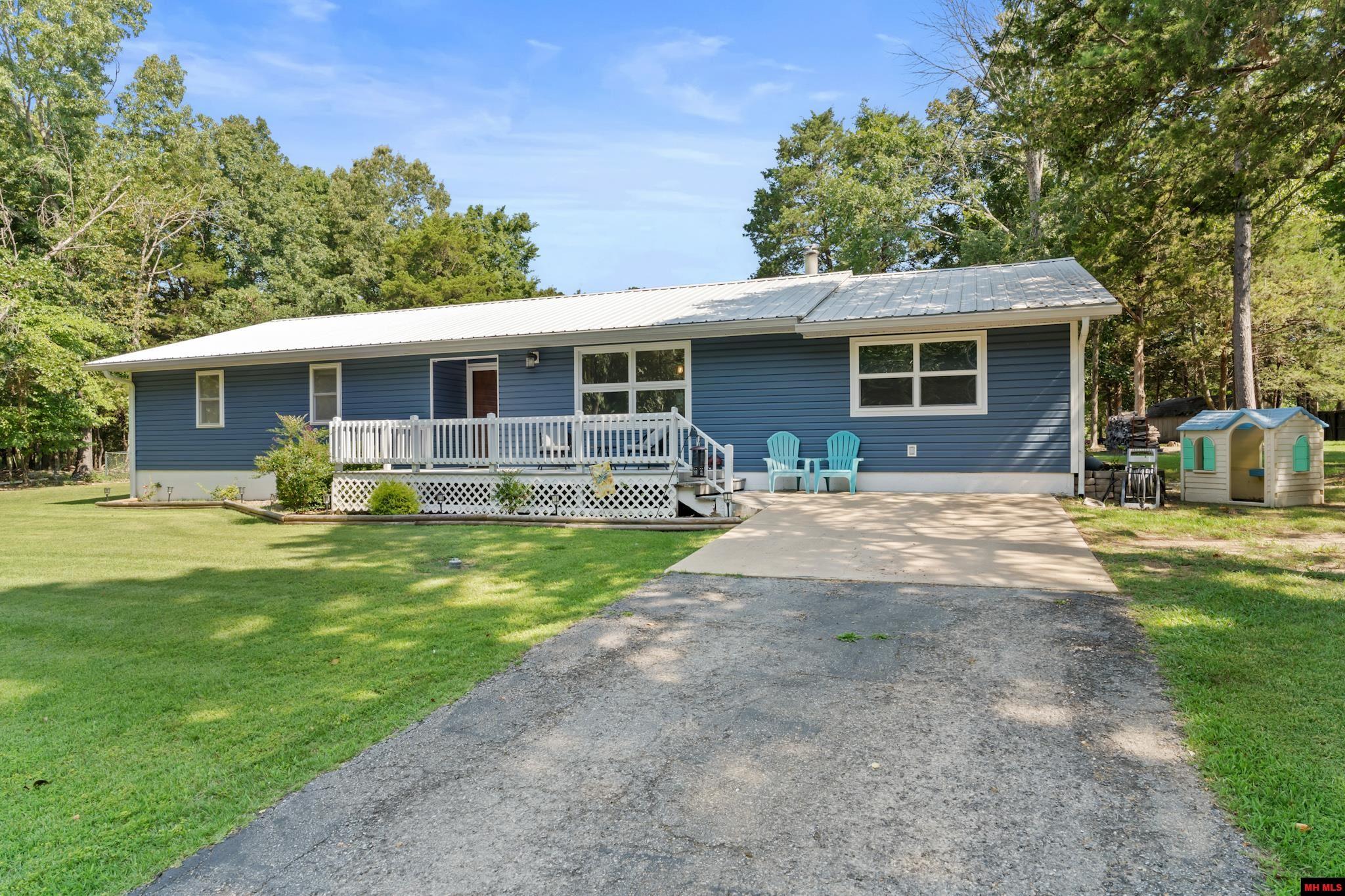 1308 HOLLYHOCK LANE