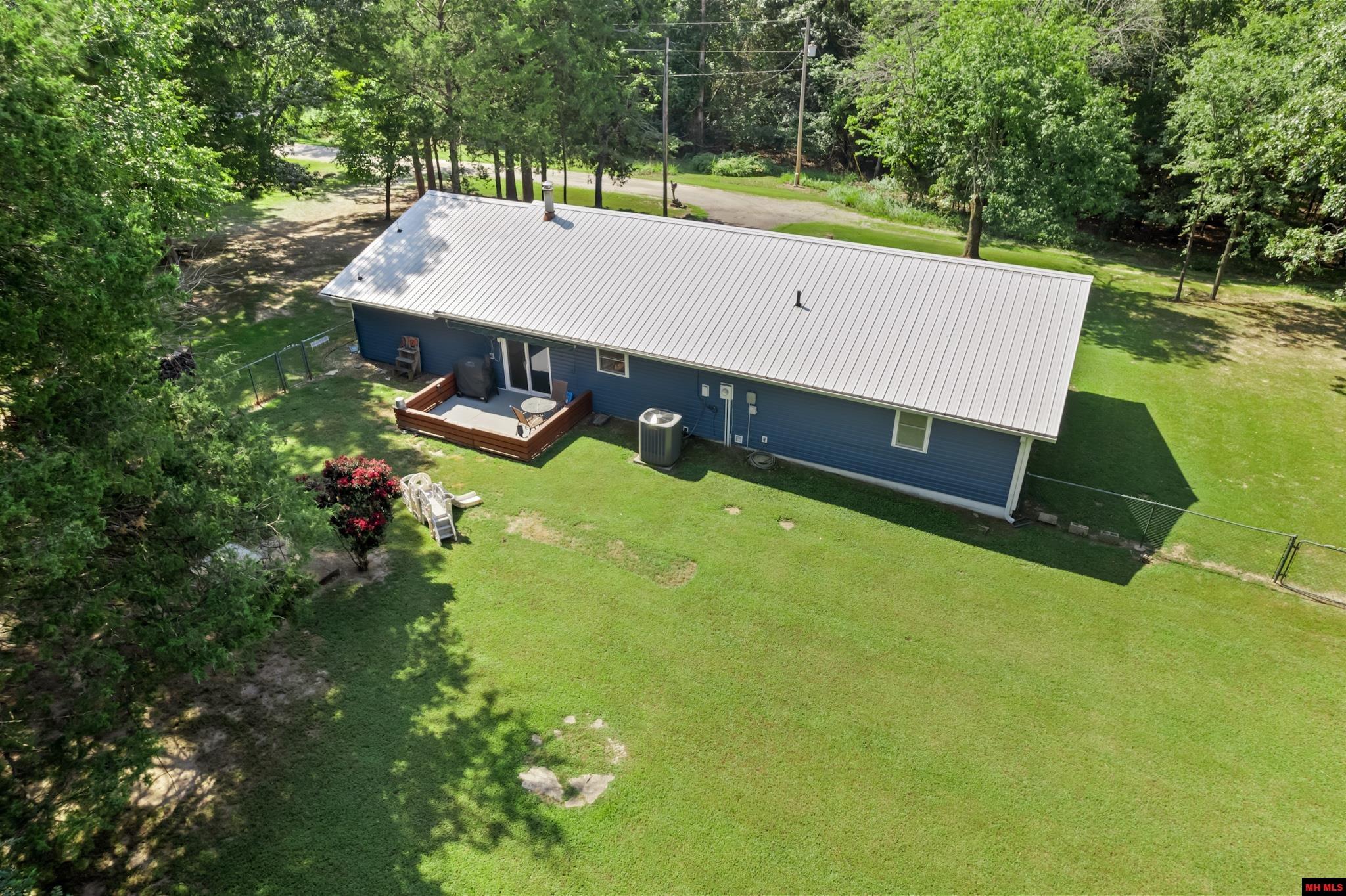 1308 HOLLYHOCK LANE