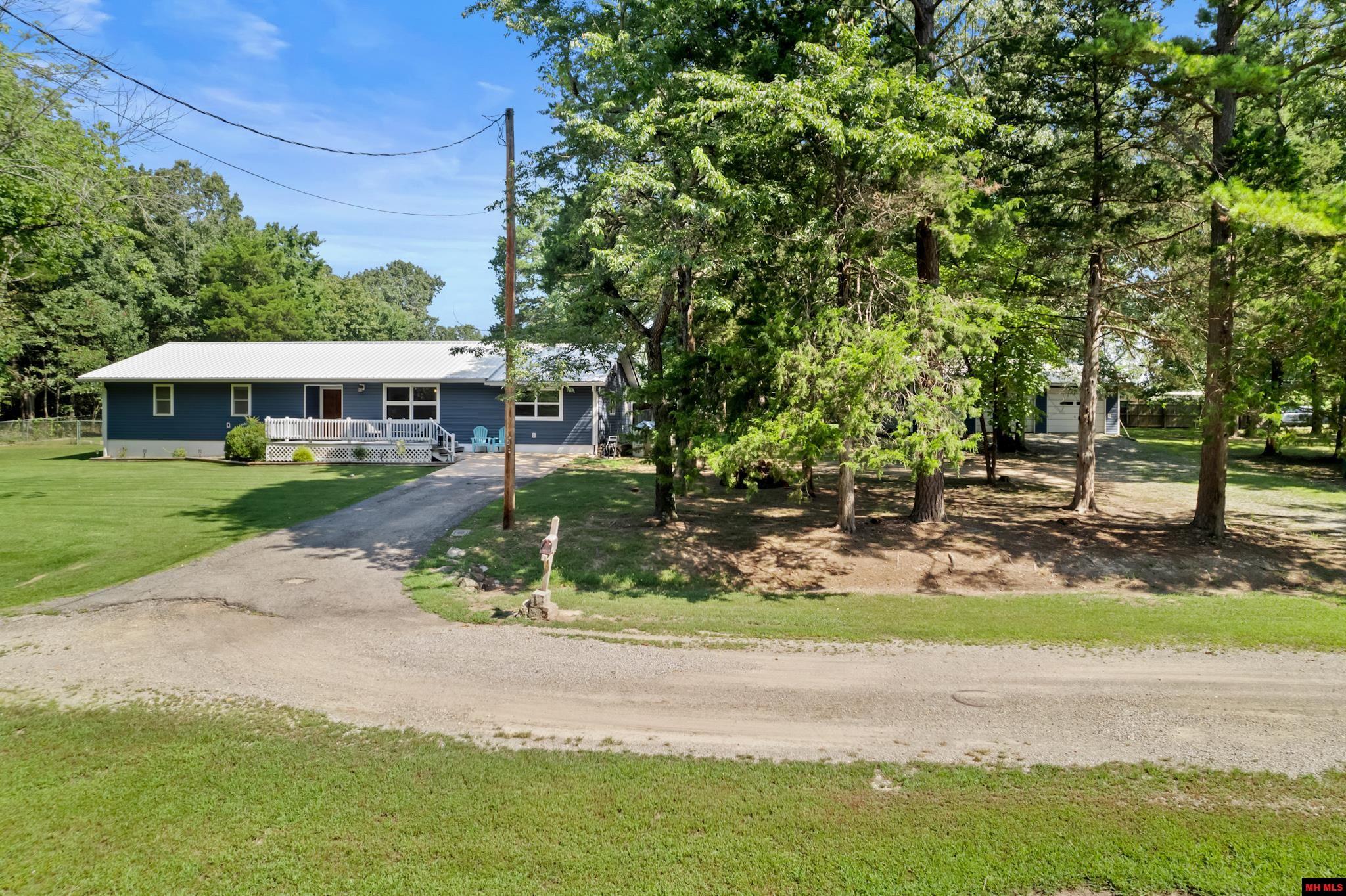1308 HOLLYHOCK LANE