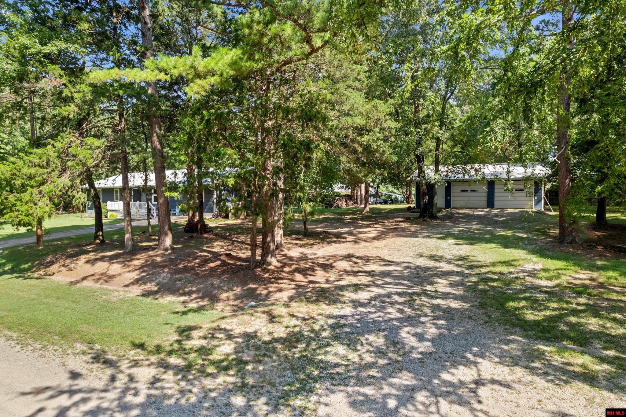 1308 HOLLYHOCK LANE