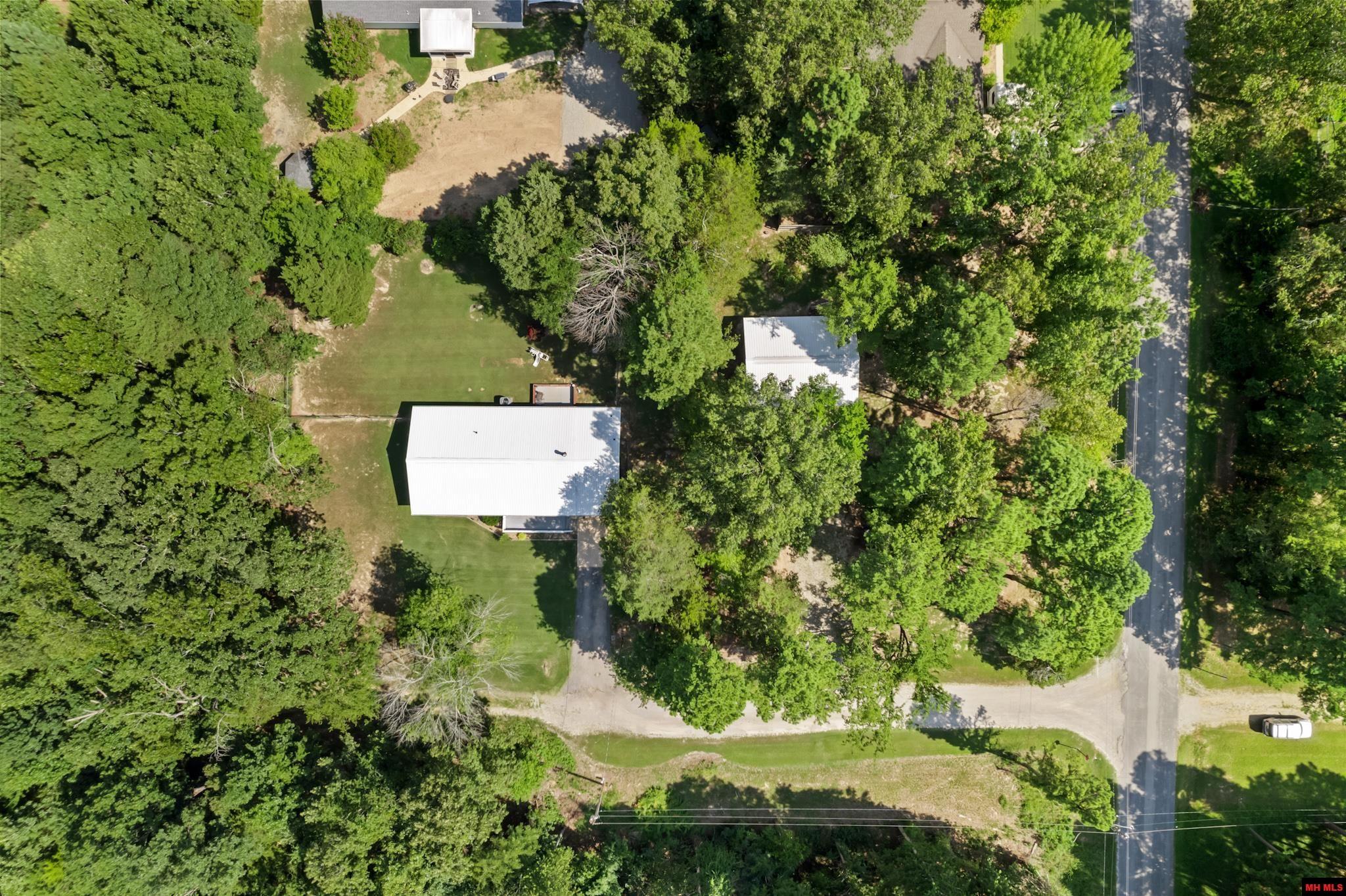 1308 HOLLYHOCK LANE