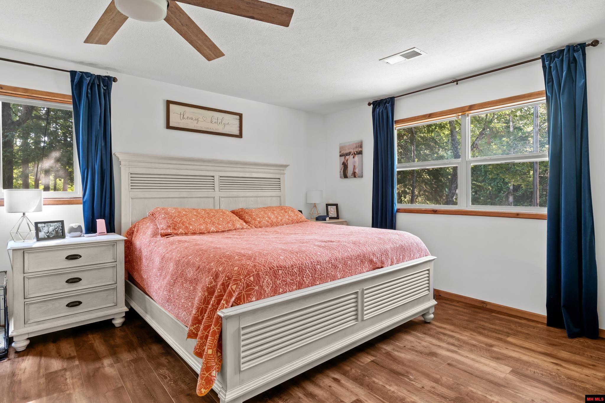 1308 HOLLYHOCK LANE