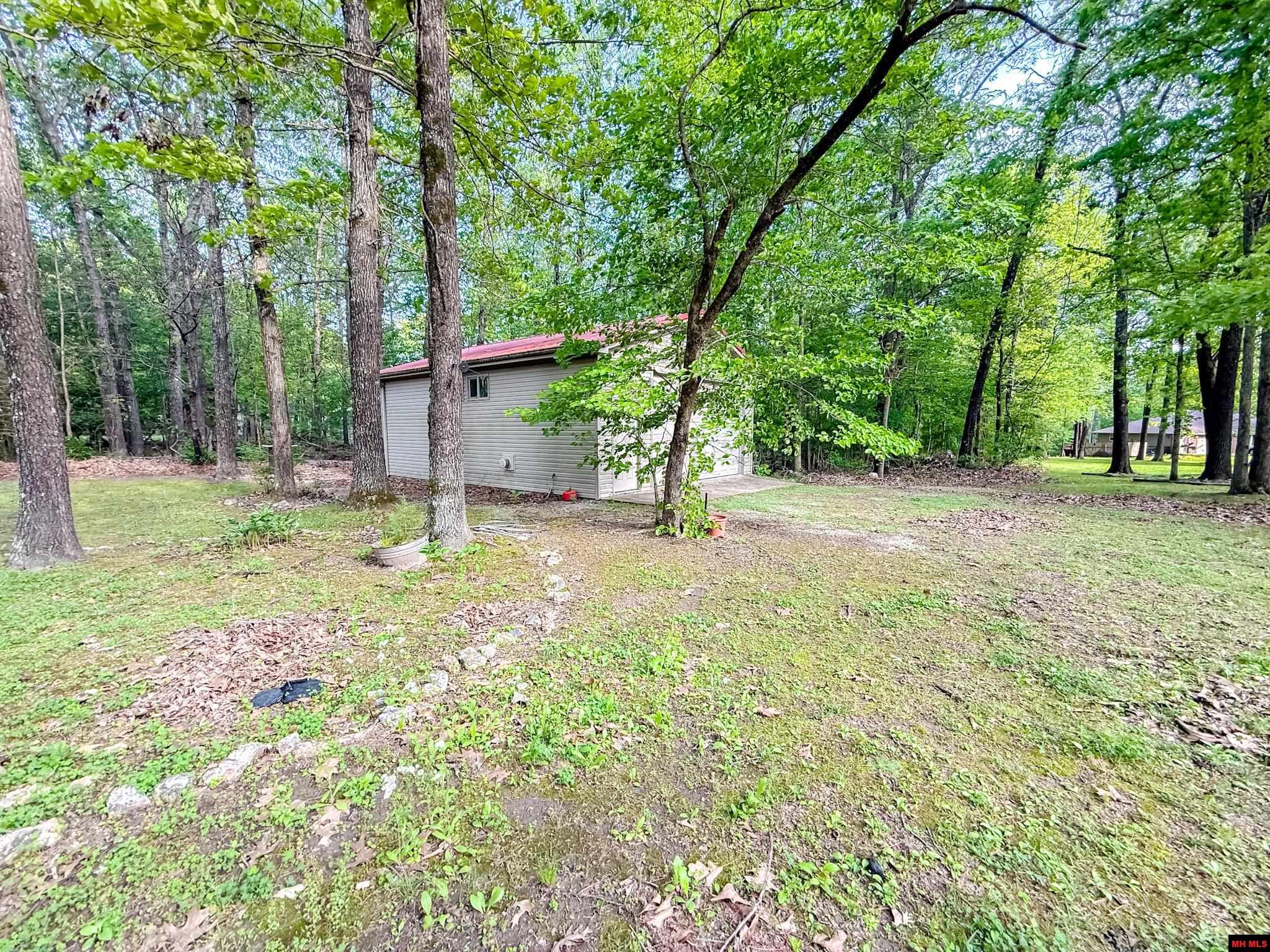 553 BAYPOINT DRIVE