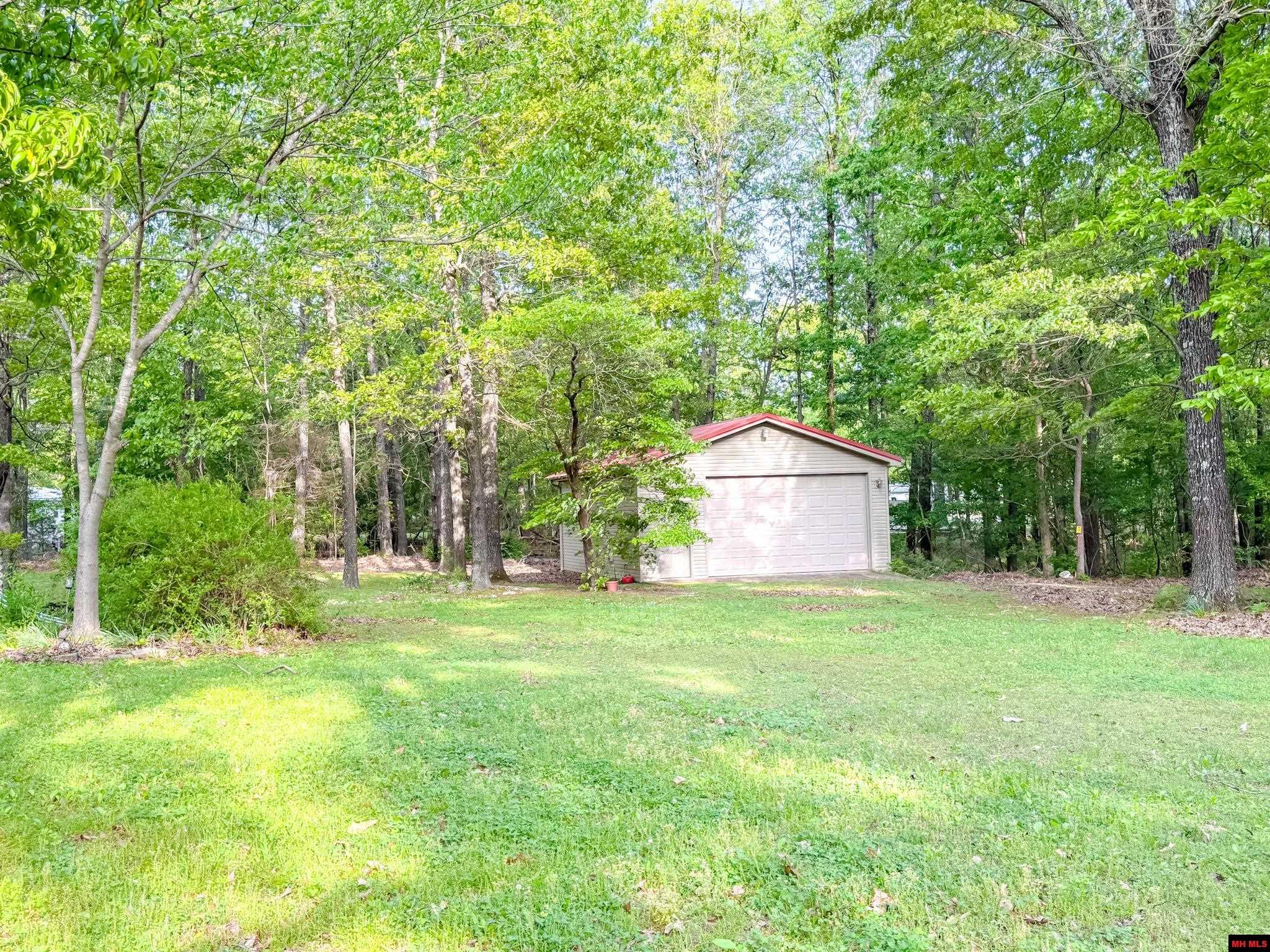 553 BAYPOINT DRIVE