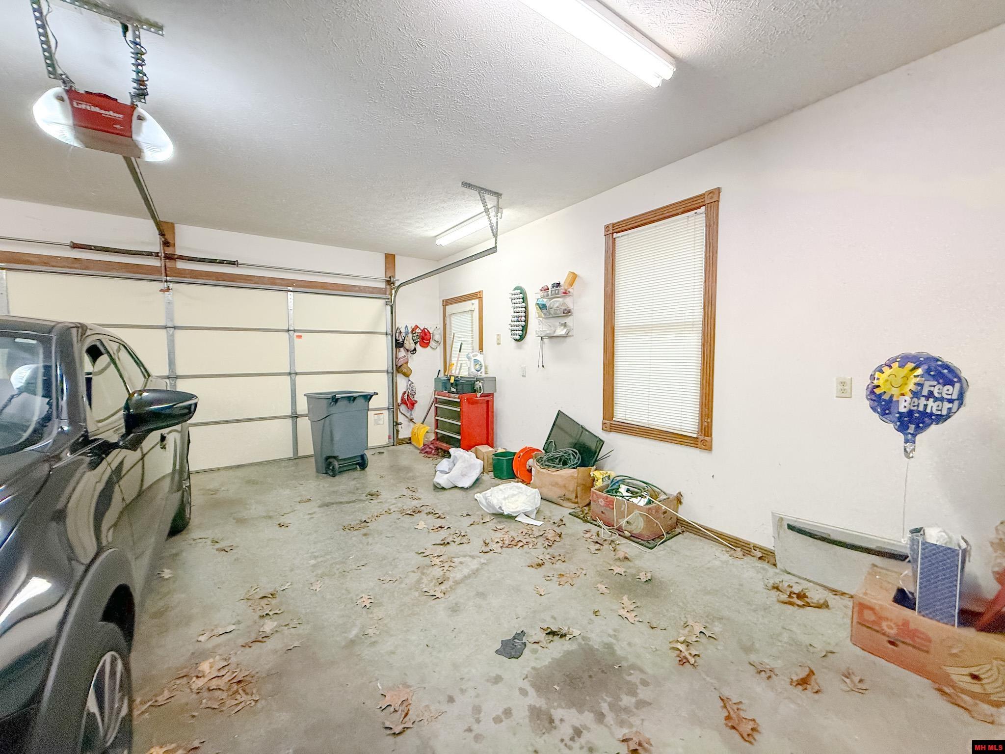 553 BAYPOINT DRIVE