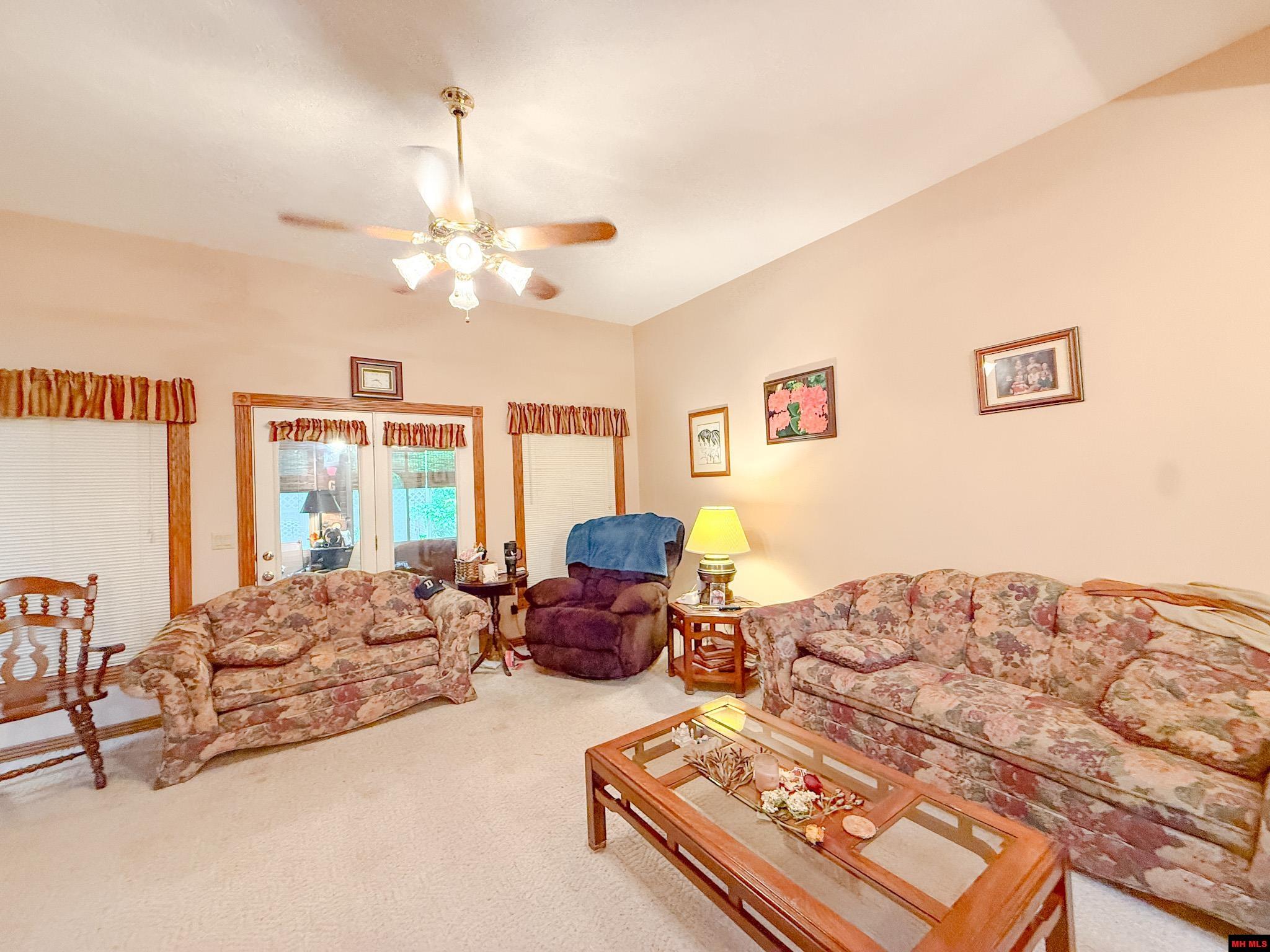 553 BAYPOINT DRIVE