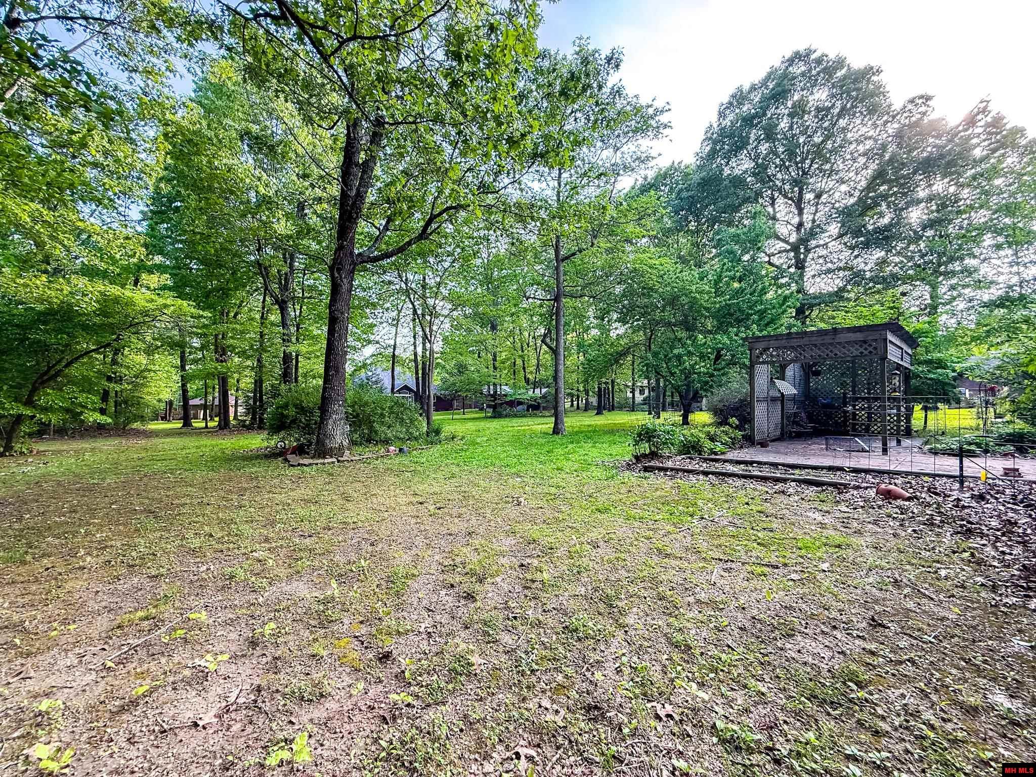 553 BAYPOINT DRIVE